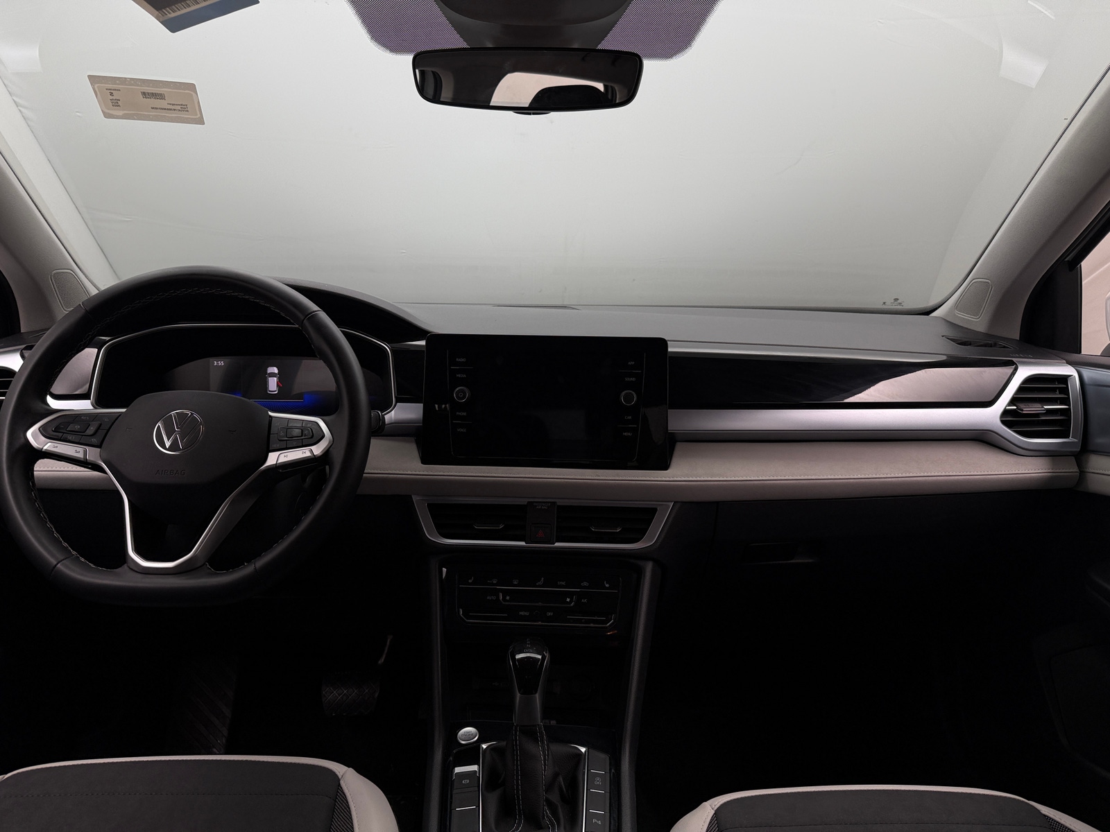 Thumbnail: 2025 Volkswagen Taos - 2