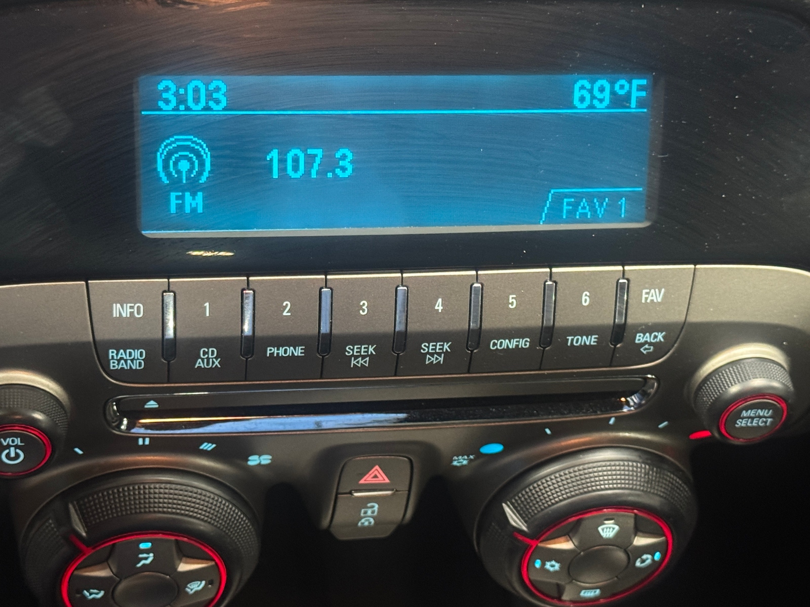 Thumbnail: 2011 Chevrolet Camaro - 3