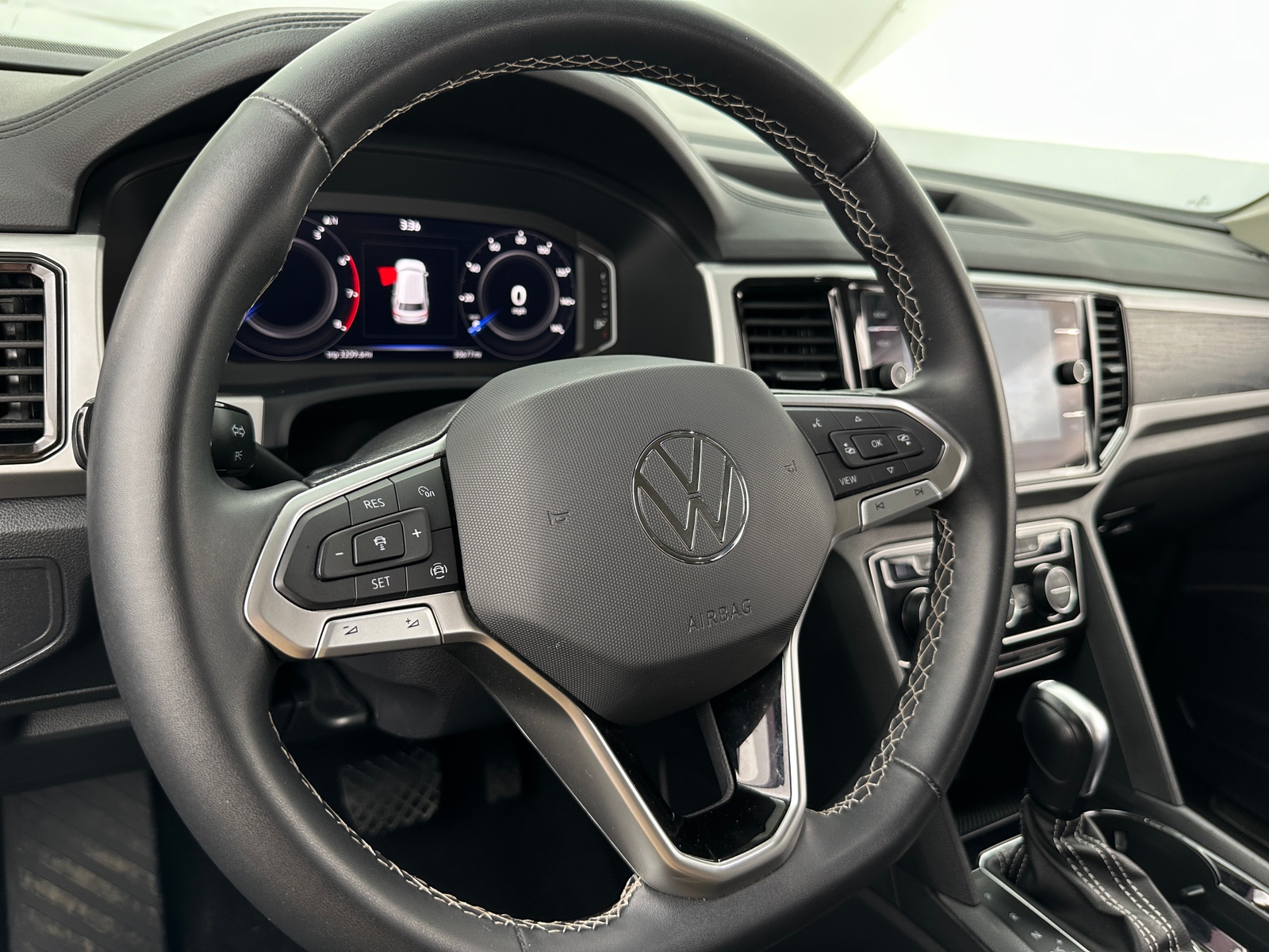 Thumbnail: 2022 Volkswagen Atlas - 4