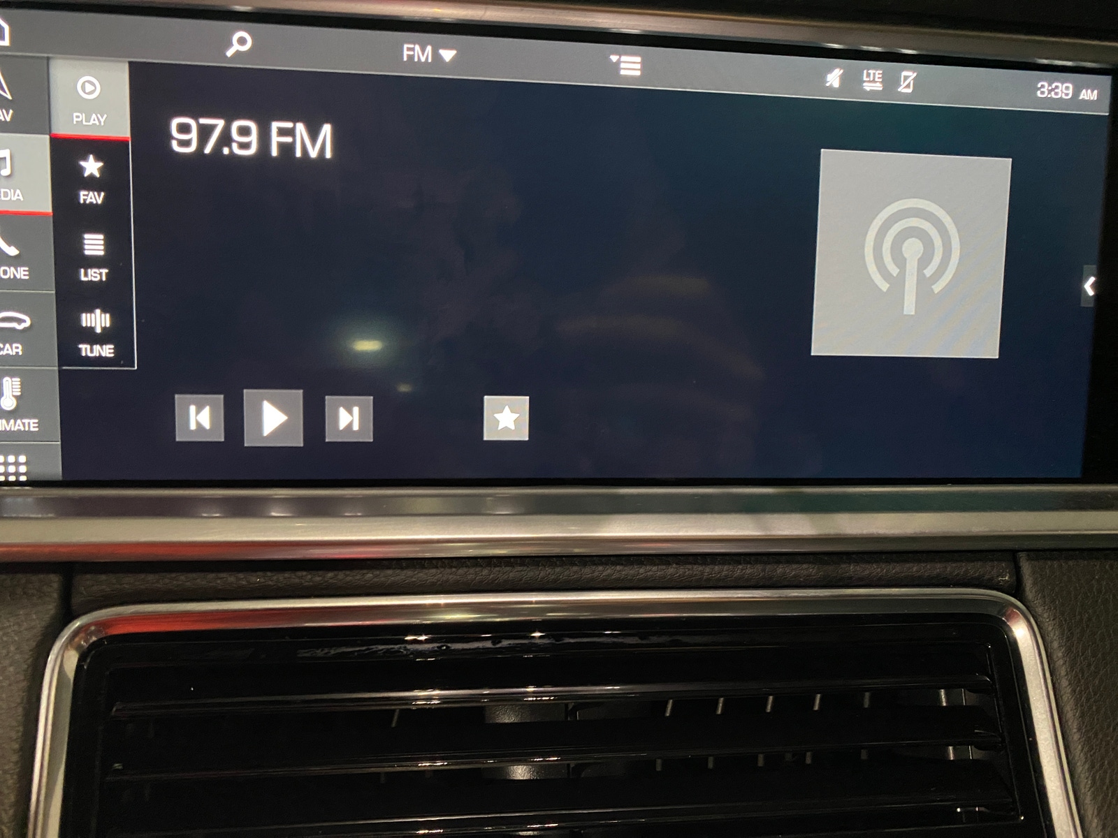 Thumbnail: 2018 Porsche Panamera - 3