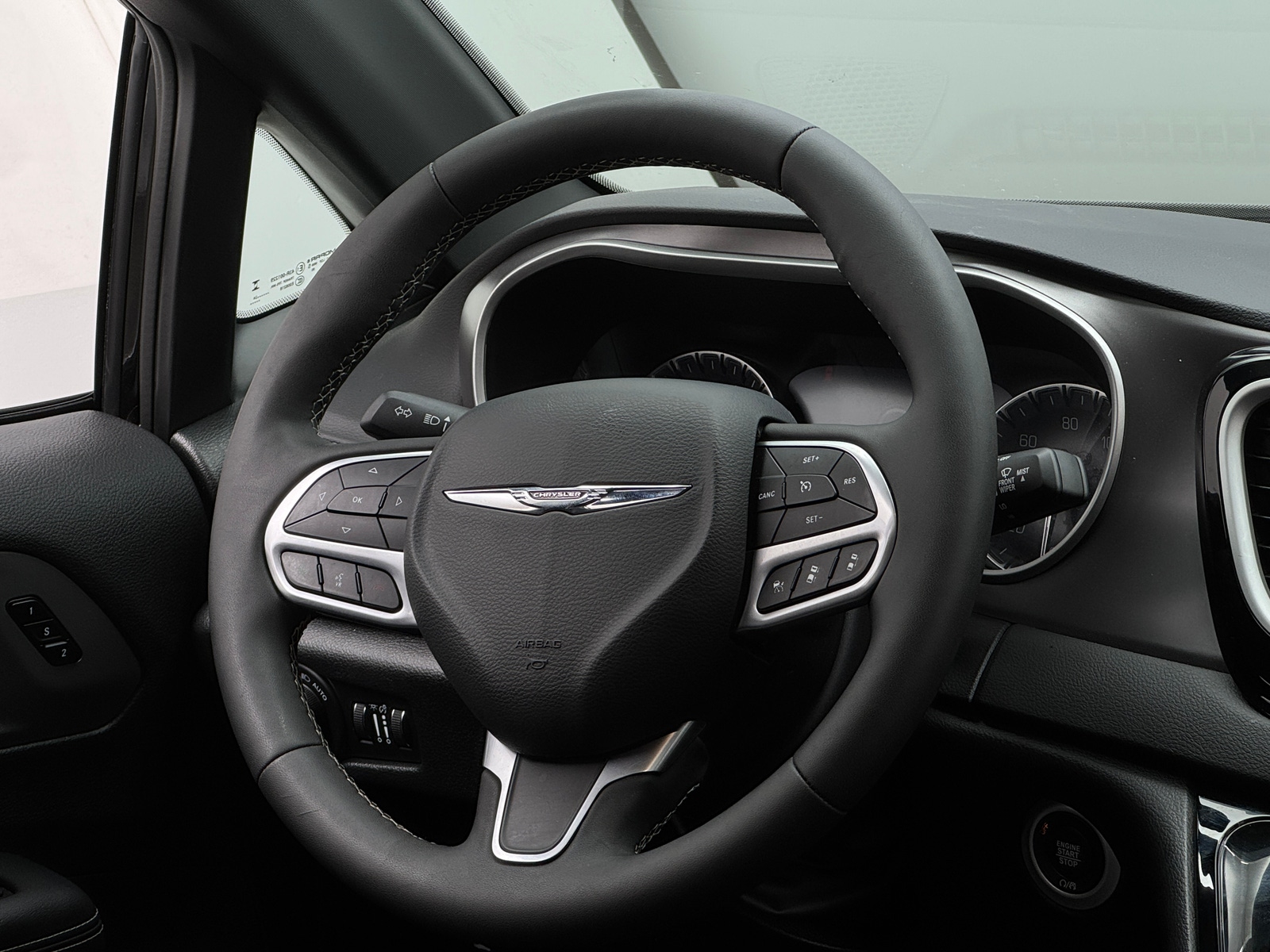 Thumbnail: 2025 Chrysler Pacifica - 4