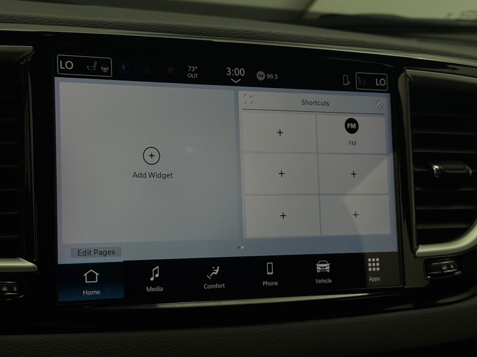 Thumbnail: 2025 Chrysler Pacifica - 3