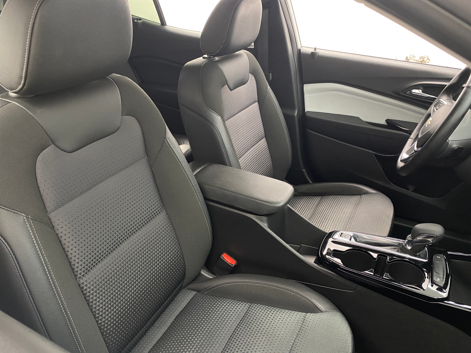 Thumbnail: 2025 Chevrolet Trax - 2