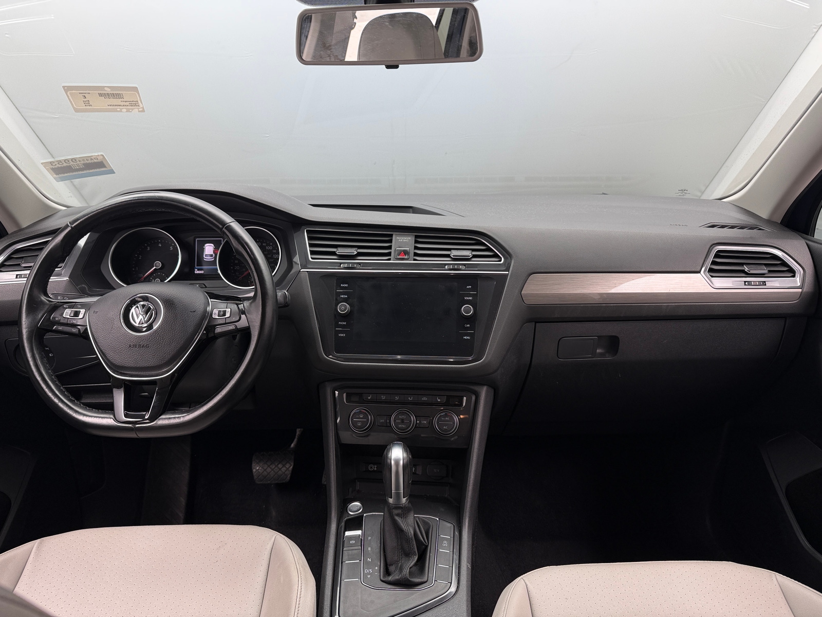 Thumbnail: 2018 Volkswagen Tiguan - 2