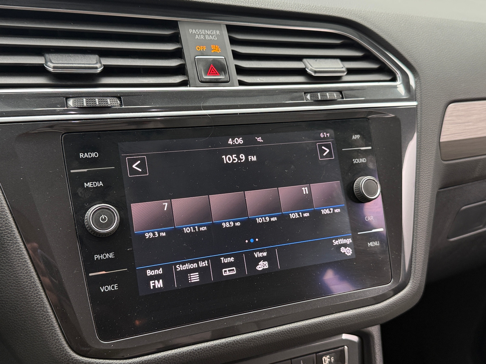 Thumbnail: 2018 Volkswagen Tiguan - 3