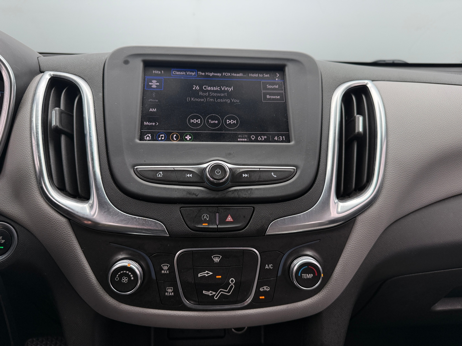 Thumbnail: 2022 Chevrolet Equinox - 4