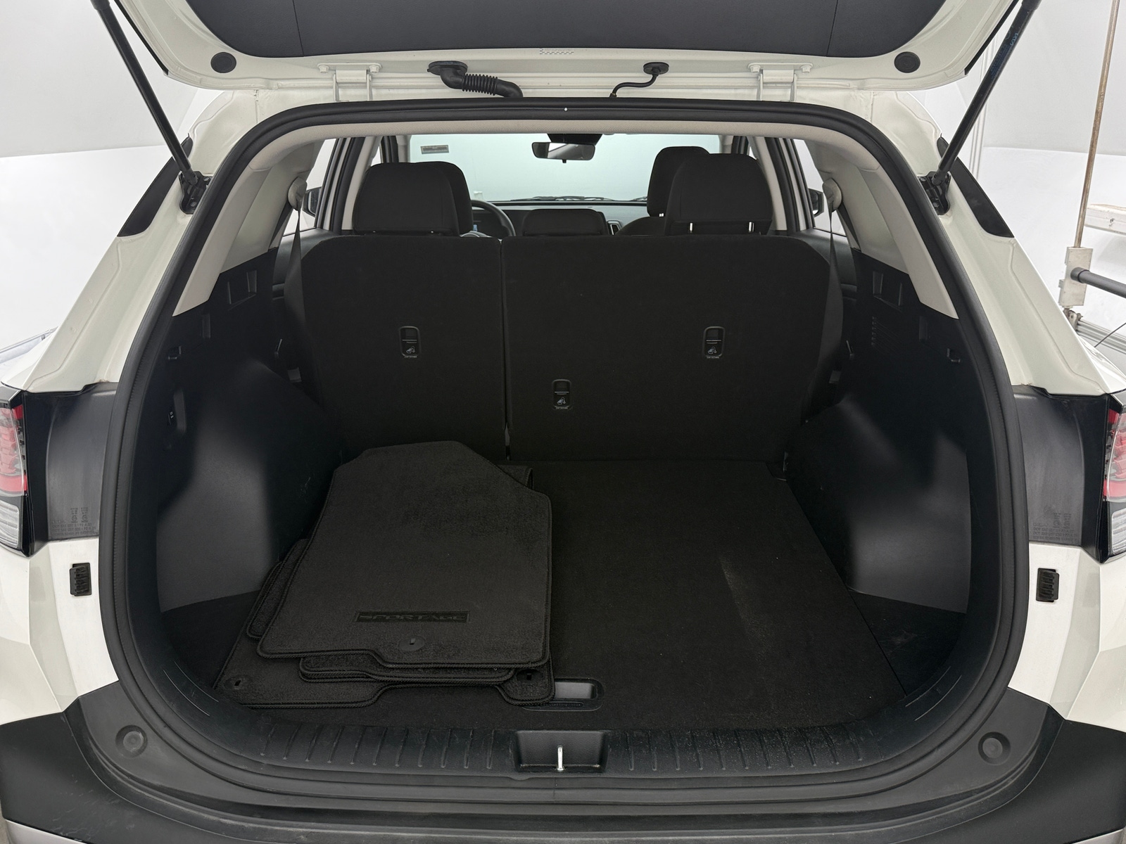 Thumbnail: 2025 Kia Sportage - 7