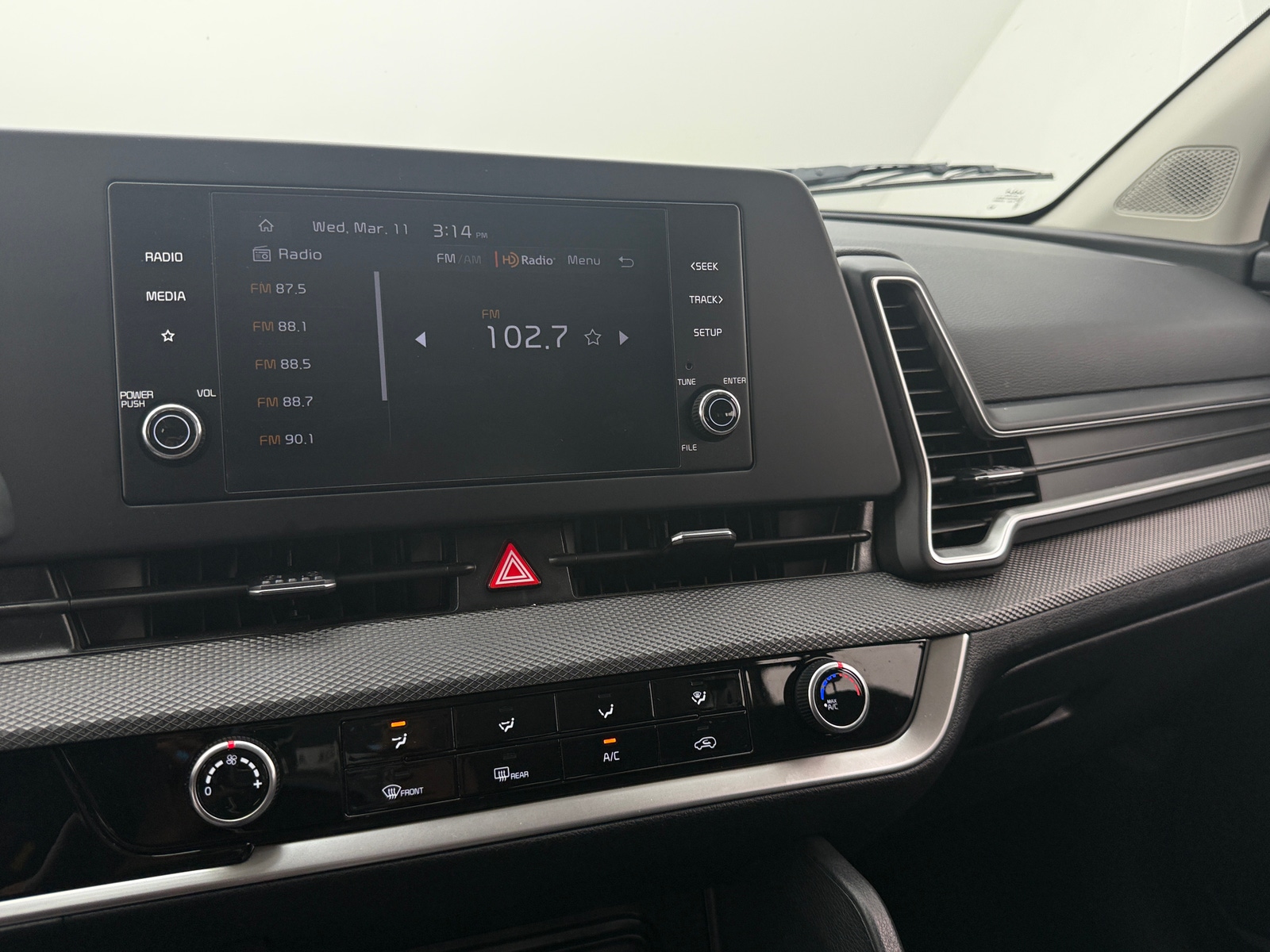 Thumbnail: 2025 Kia Sportage - 4