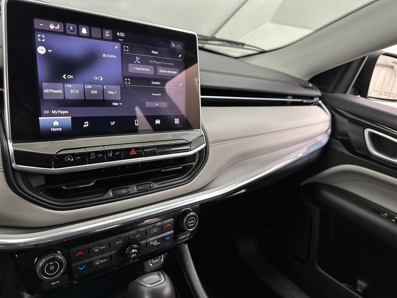 Thumbnail: 2022 Jeep Compass - 3