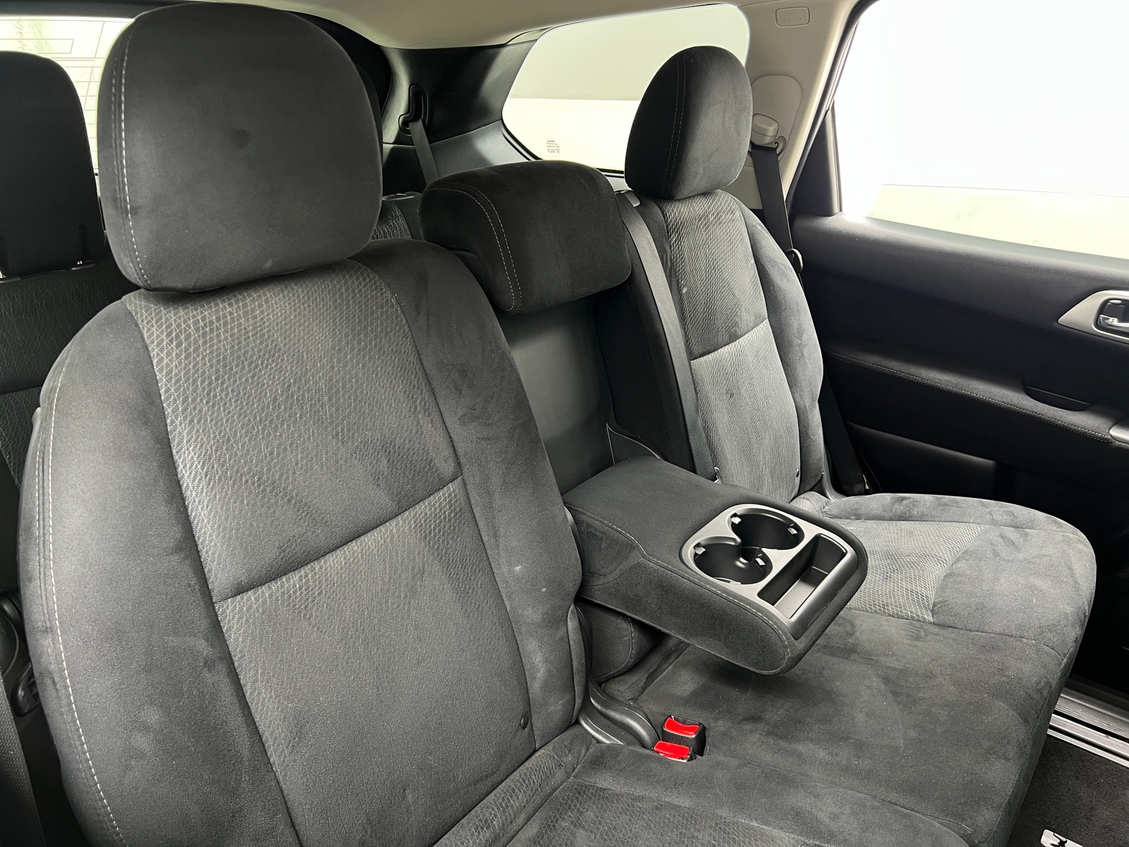 Thumbnail: 2015 Nissan Pathfinder - 6