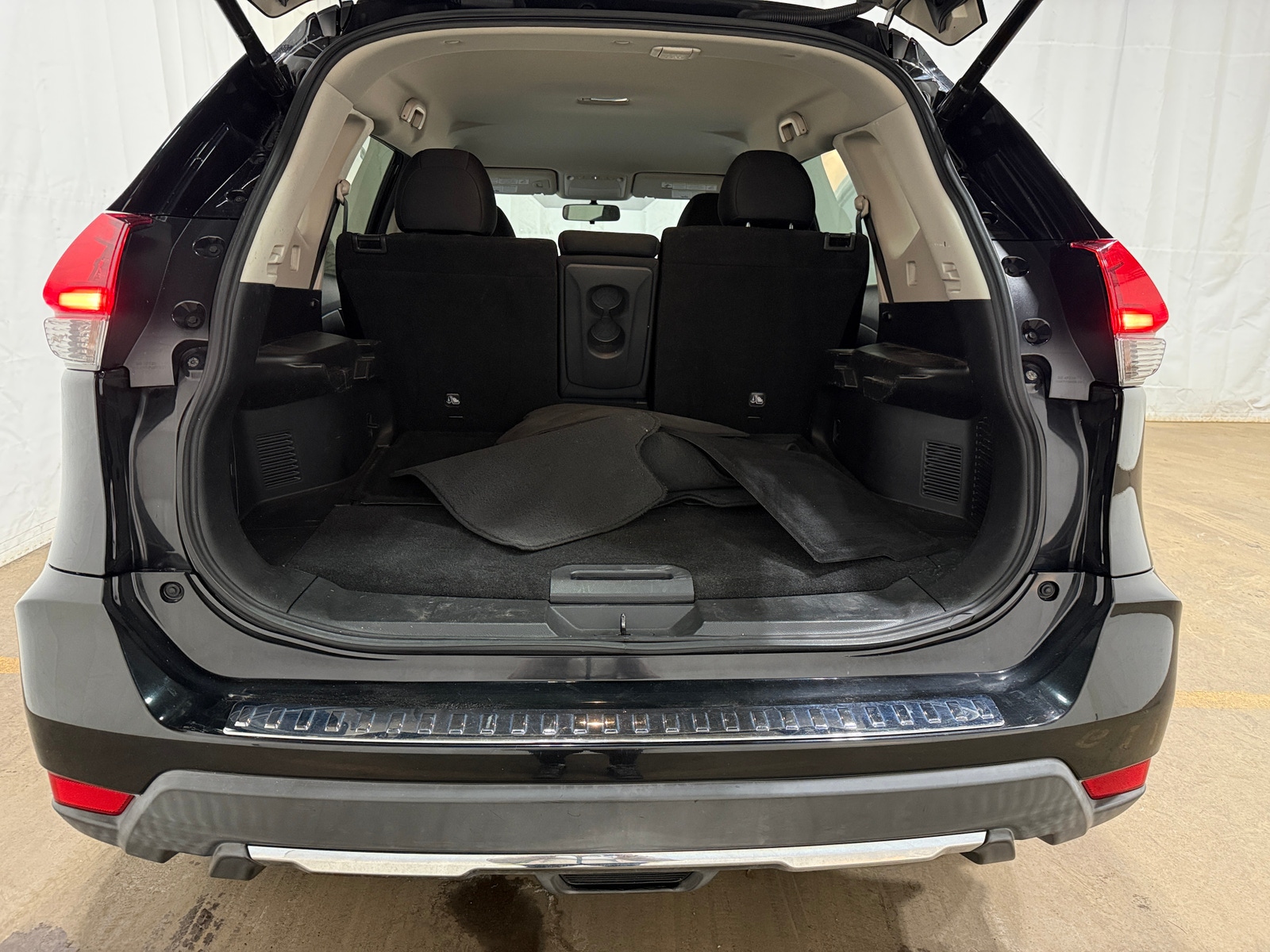 Thumbnail: 2018 Nissan Rogue - 7