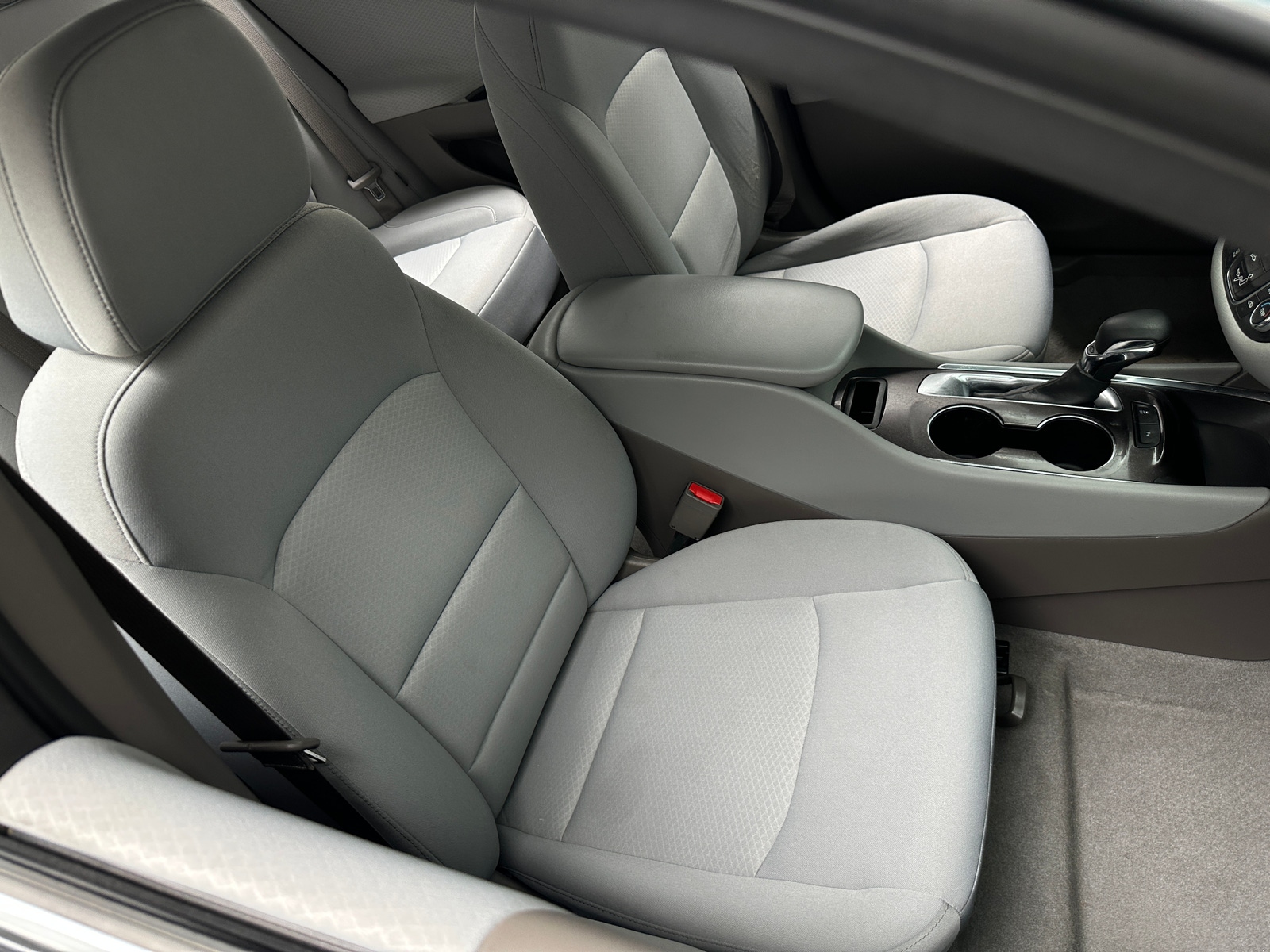 Thumbnail: 2022 Chevrolet Malibu - 2