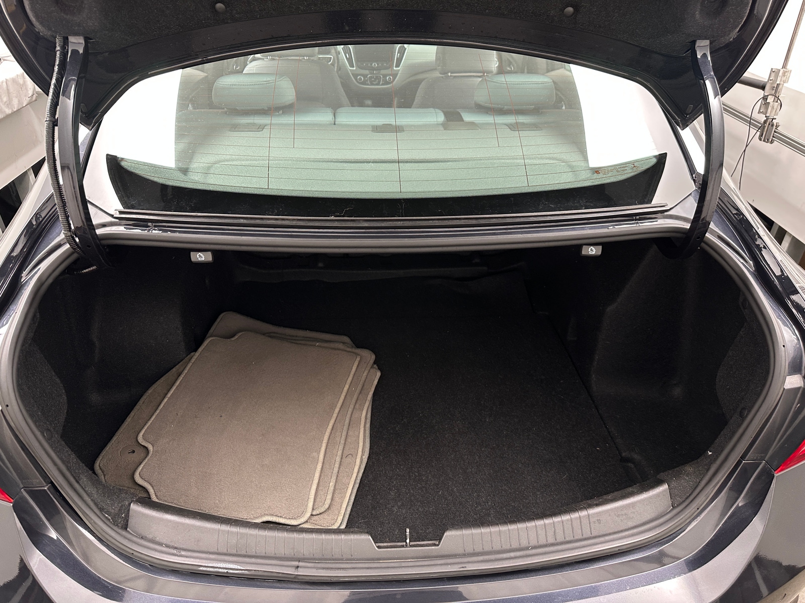 Thumbnail: 2022 Chevrolet Malibu - 7