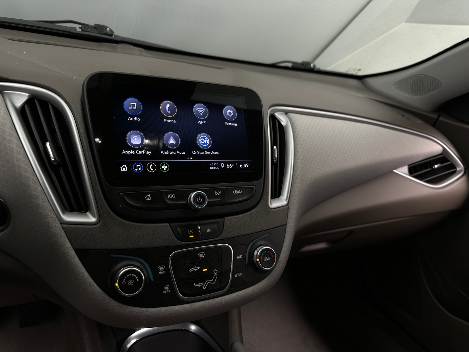 Thumbnail: 2022 Chevrolet Malibu - 4