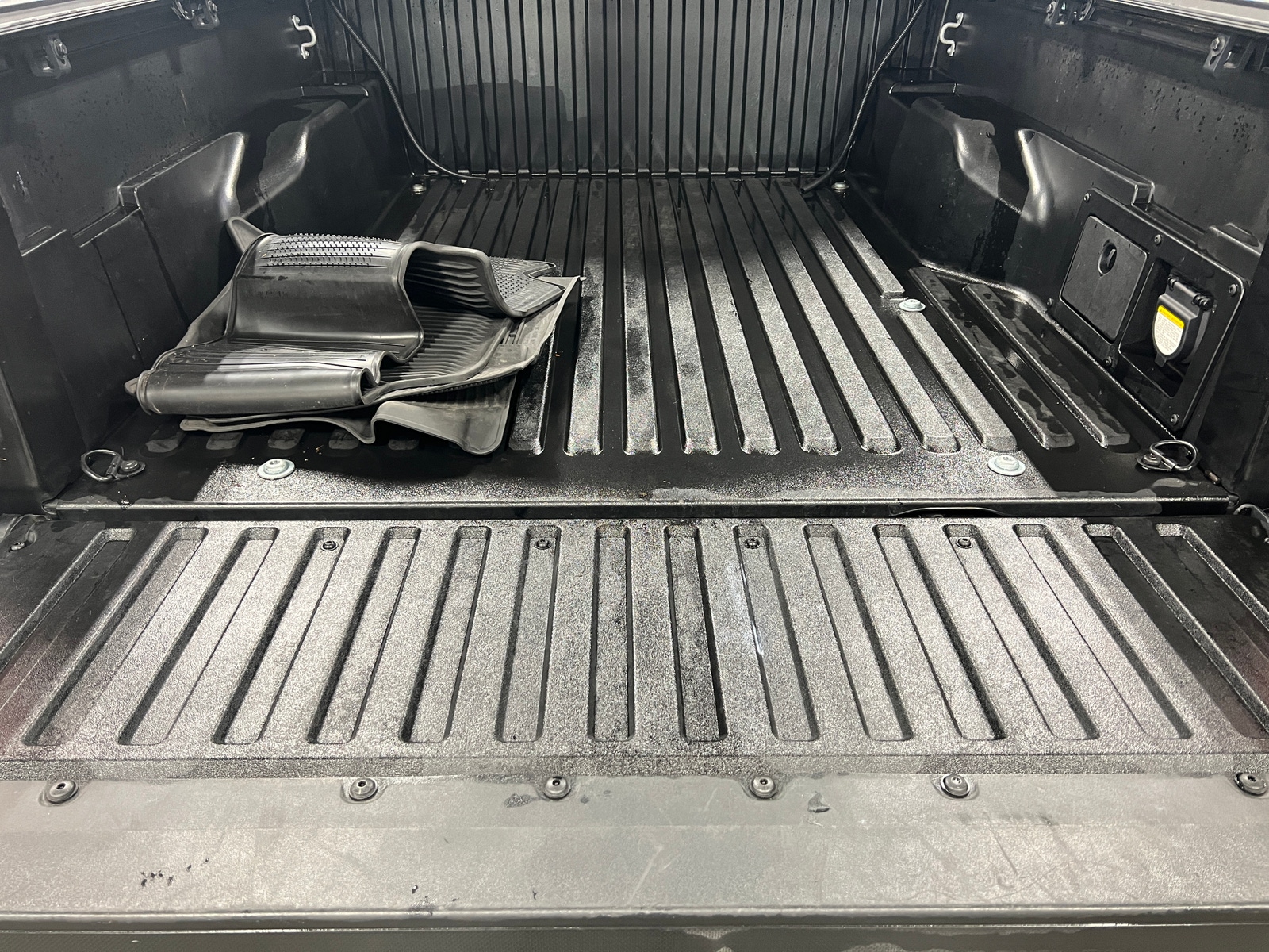 Thumbnail: 2021 Toyota Tacoma - 7