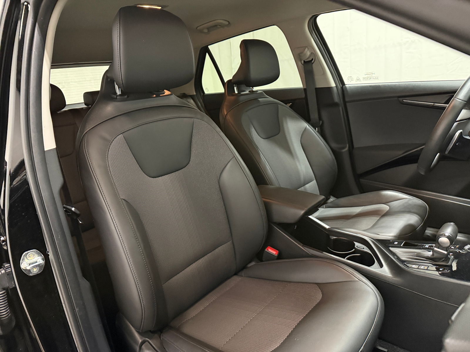 Thumbnail: 2023 Kia Niro - 2