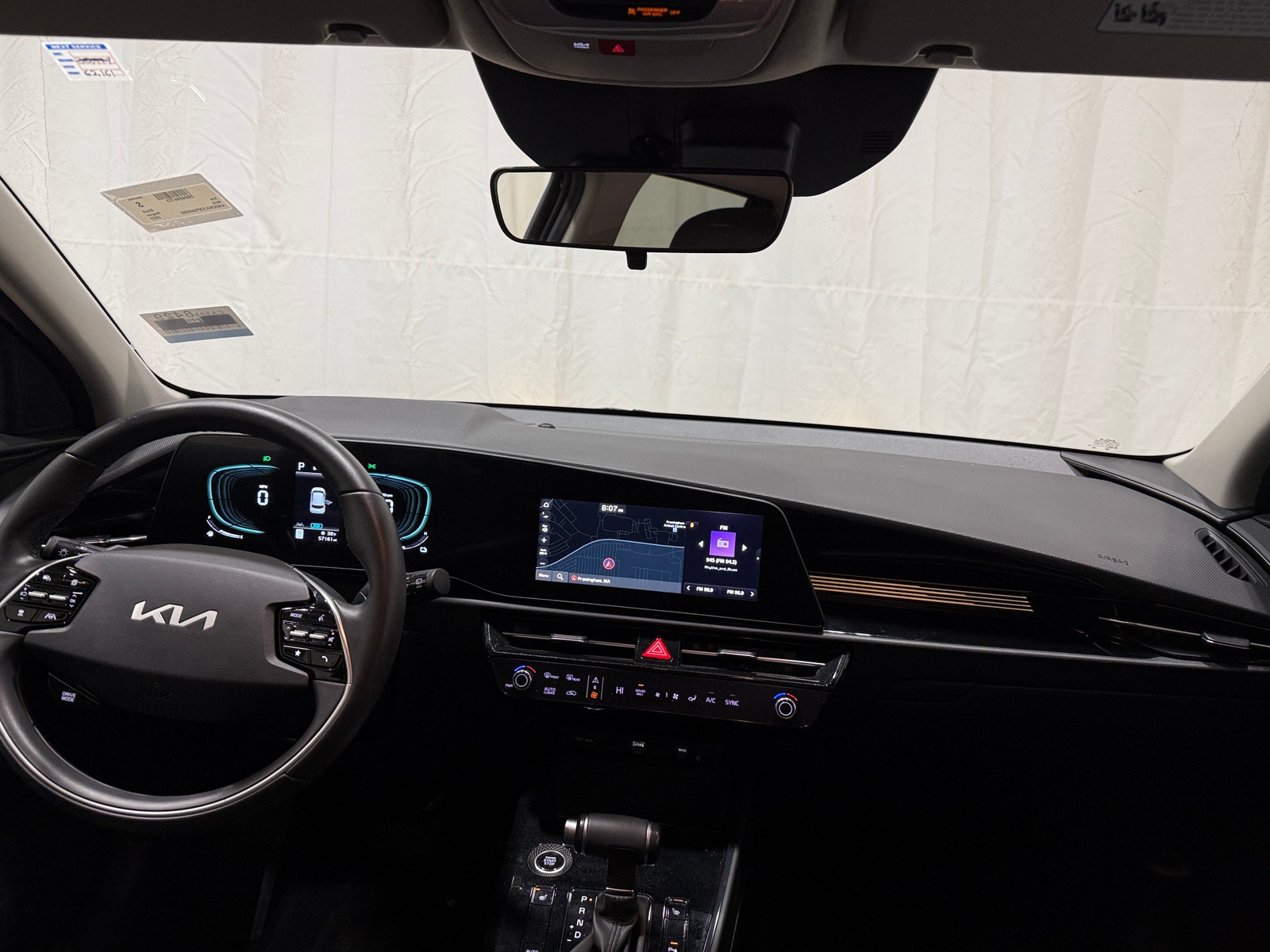 Thumbnail: 2023 Kia Niro - 3