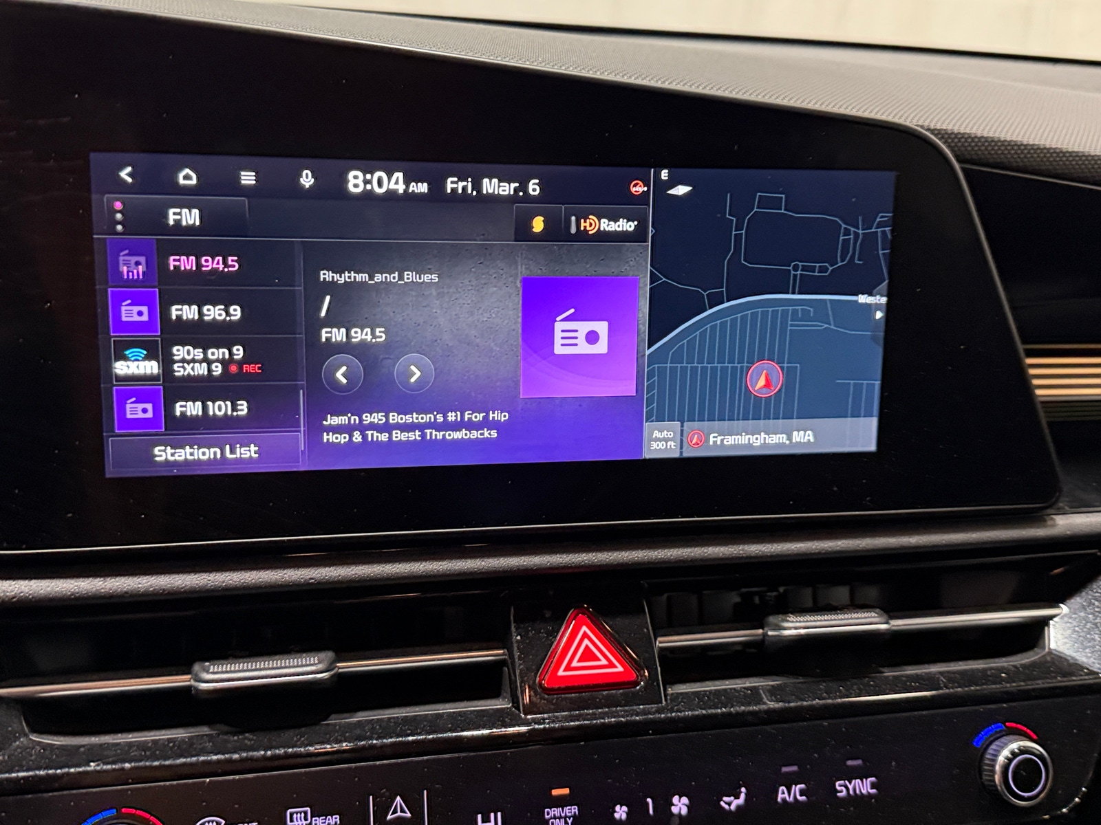 Thumbnail: 2023 Kia Niro - 4