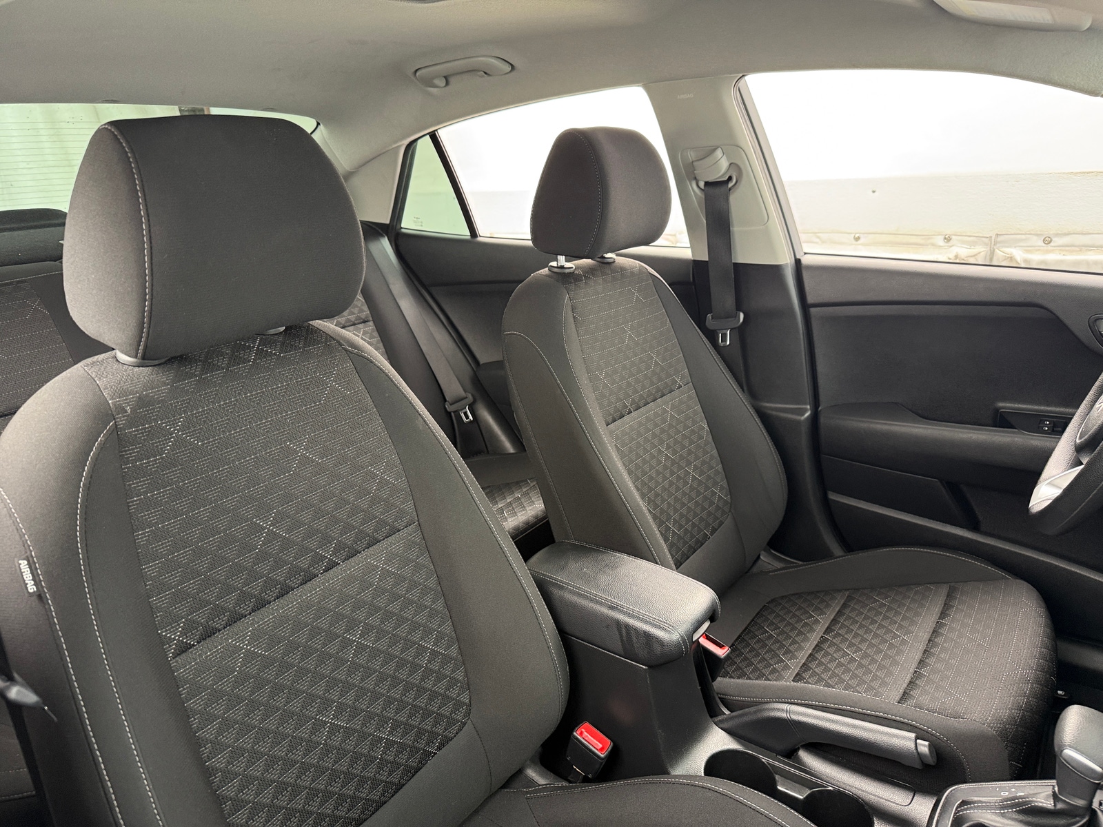 Thumbnail: 2022 Kia Rio - 2