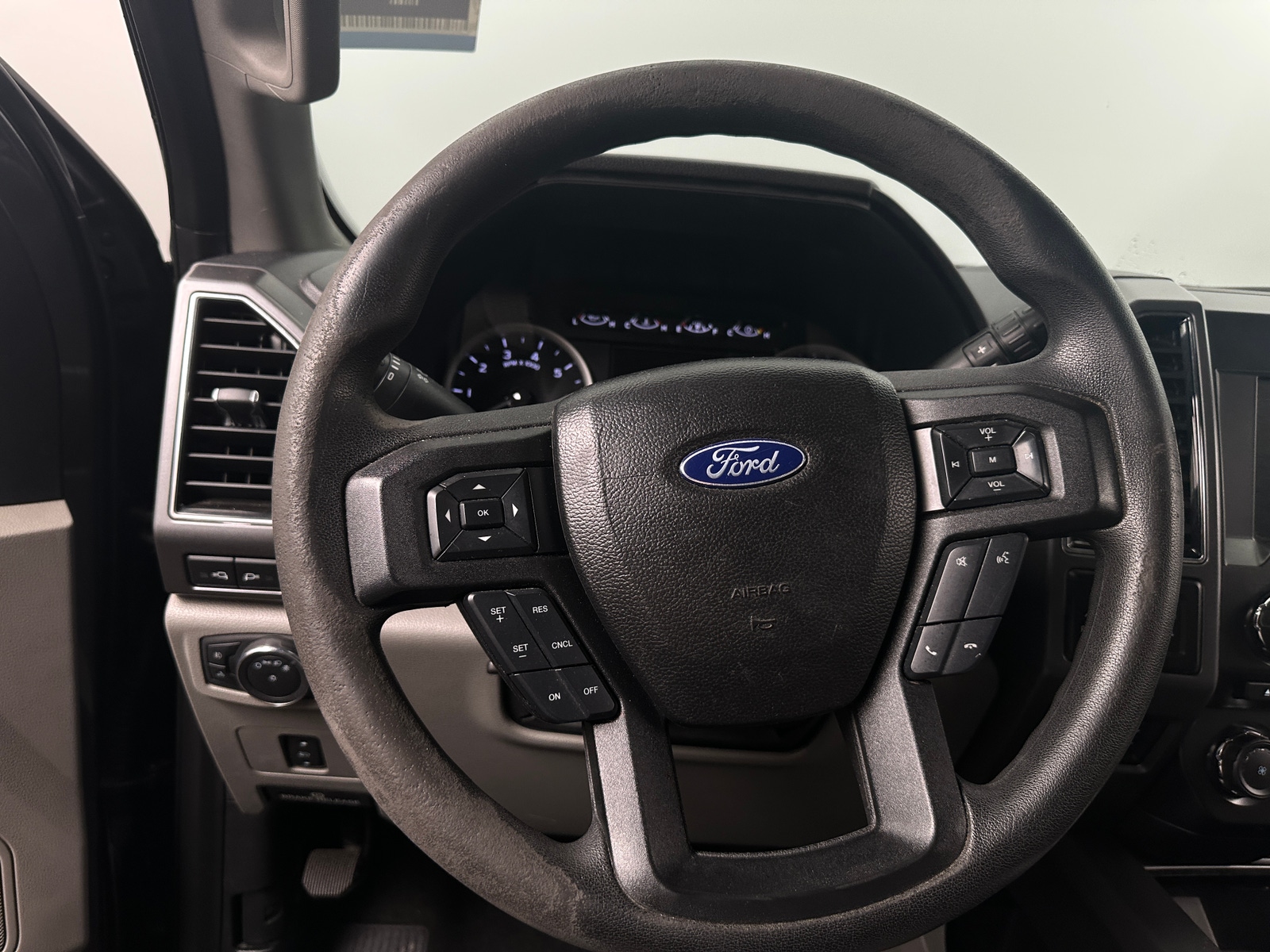 Thumbnail: 2018 Ford Econoline - 5