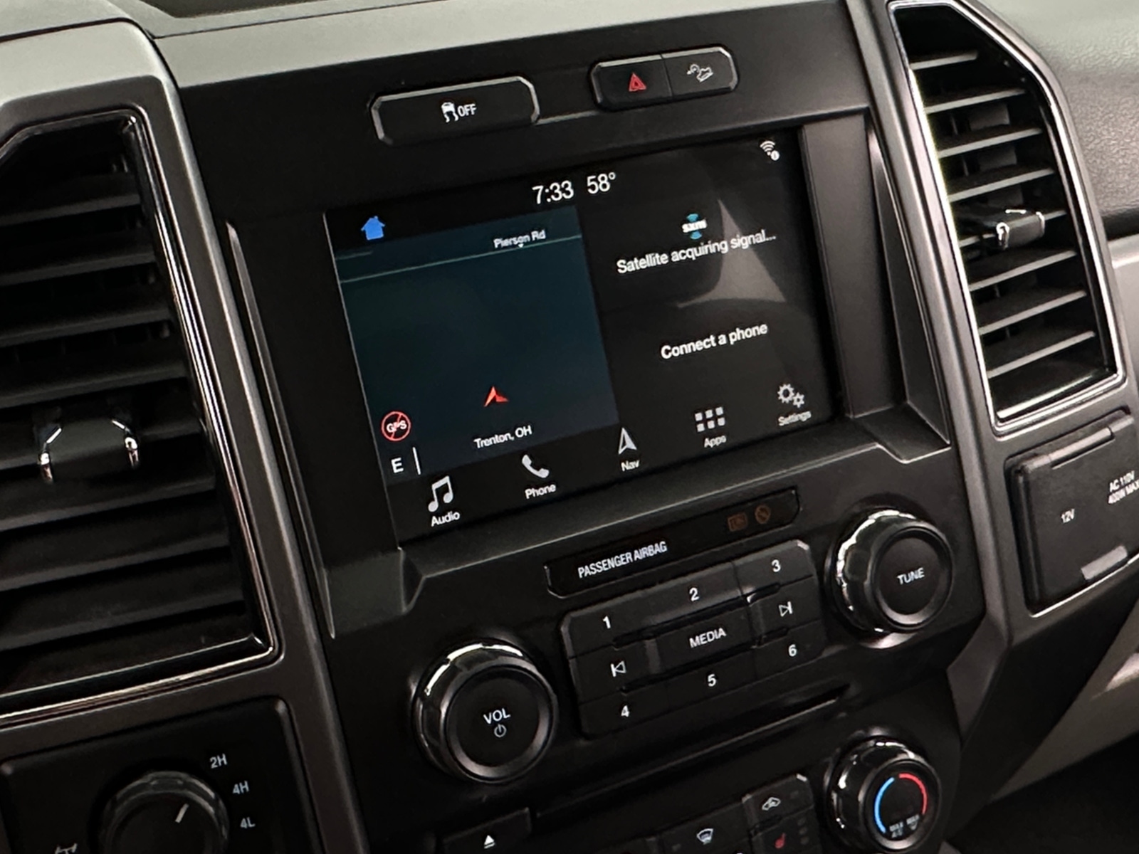 Thumbnail: 2018 Ford Econoline - 4