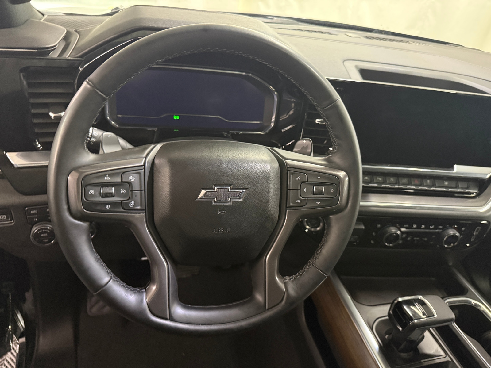 Thumbnail: 2025 Chevrolet Silverado 1500 - 4