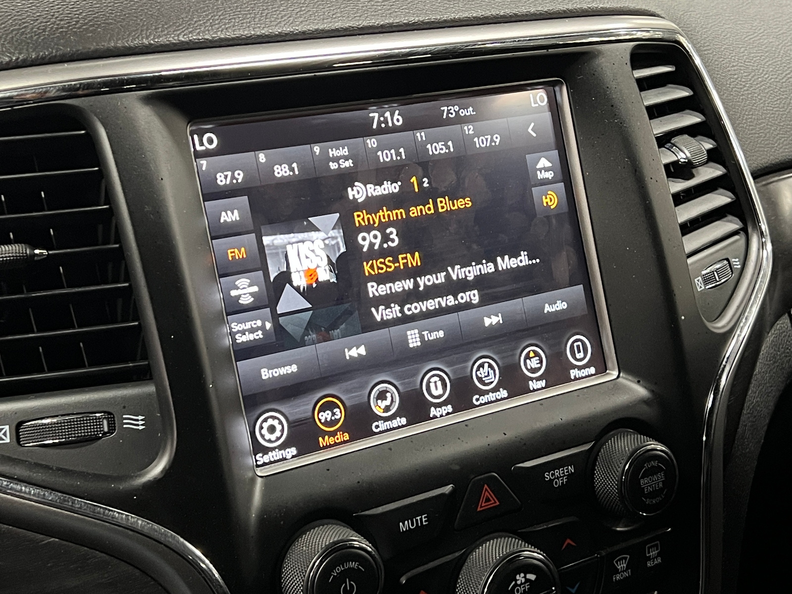 Thumbnail: 2018 Jeep Grand Cherokee - 3