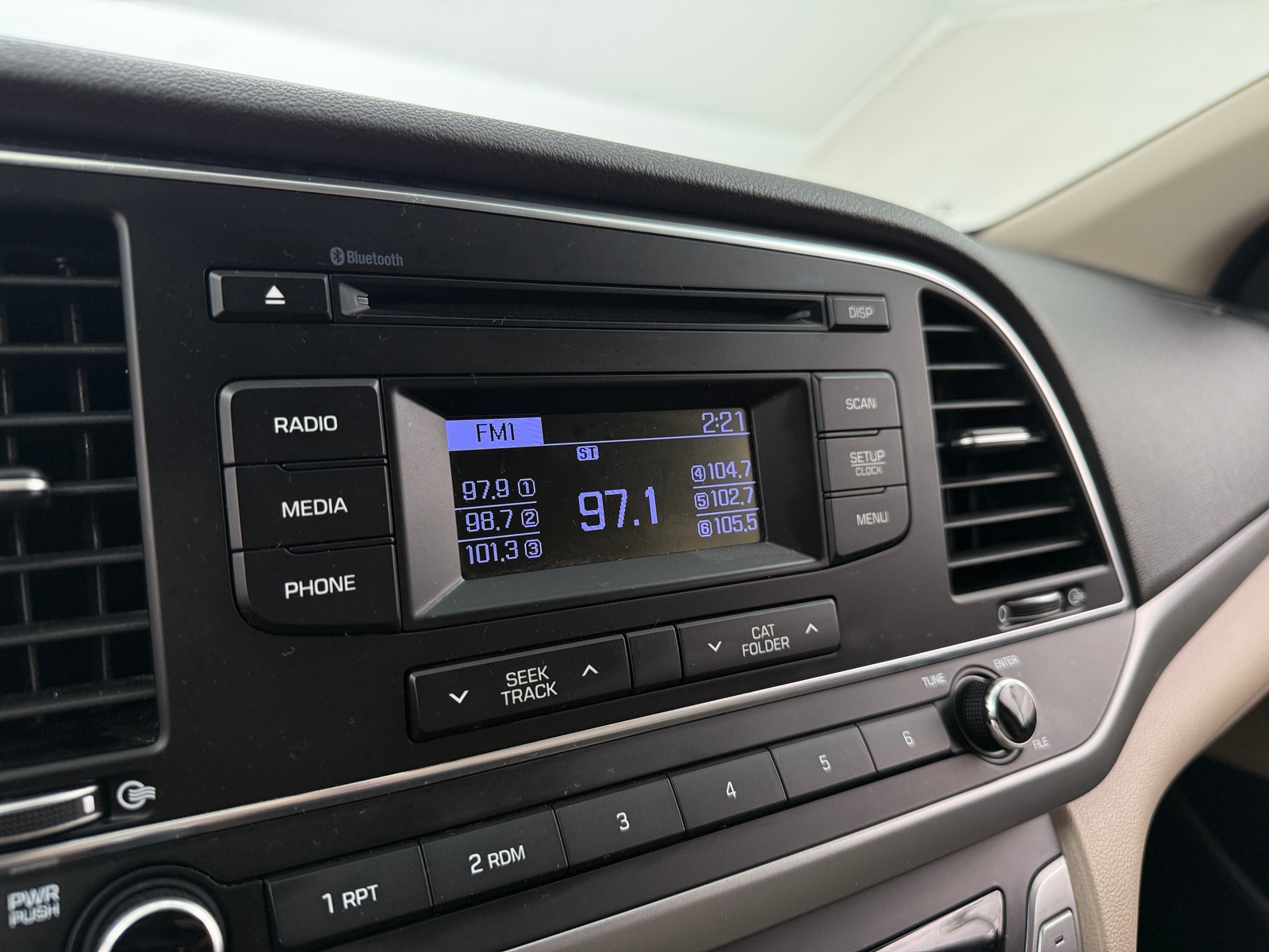 Thumbnail: 2017 Hyundai Elantra - 4