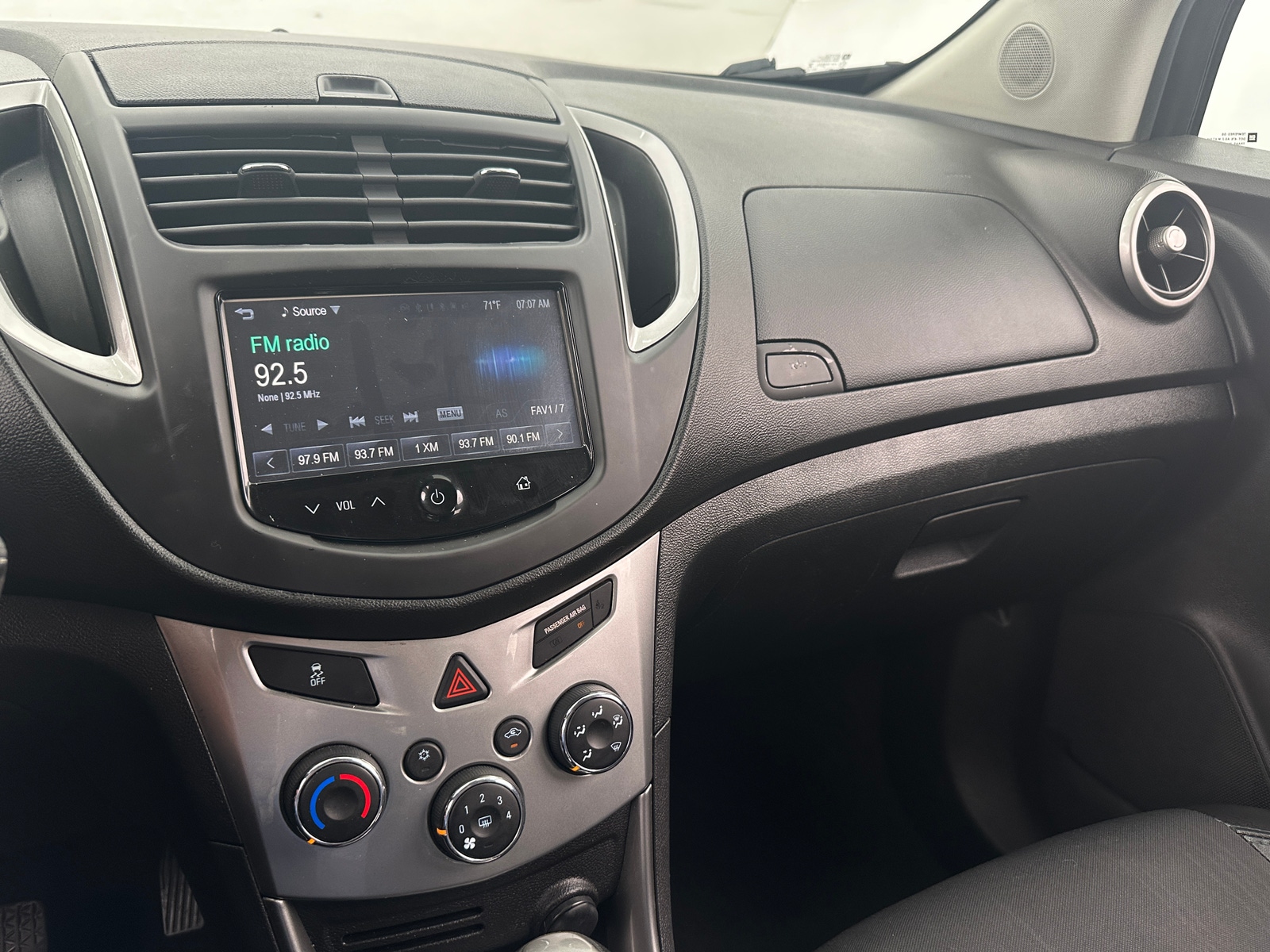 Thumbnail: 2016 Chevrolet Trax - 4