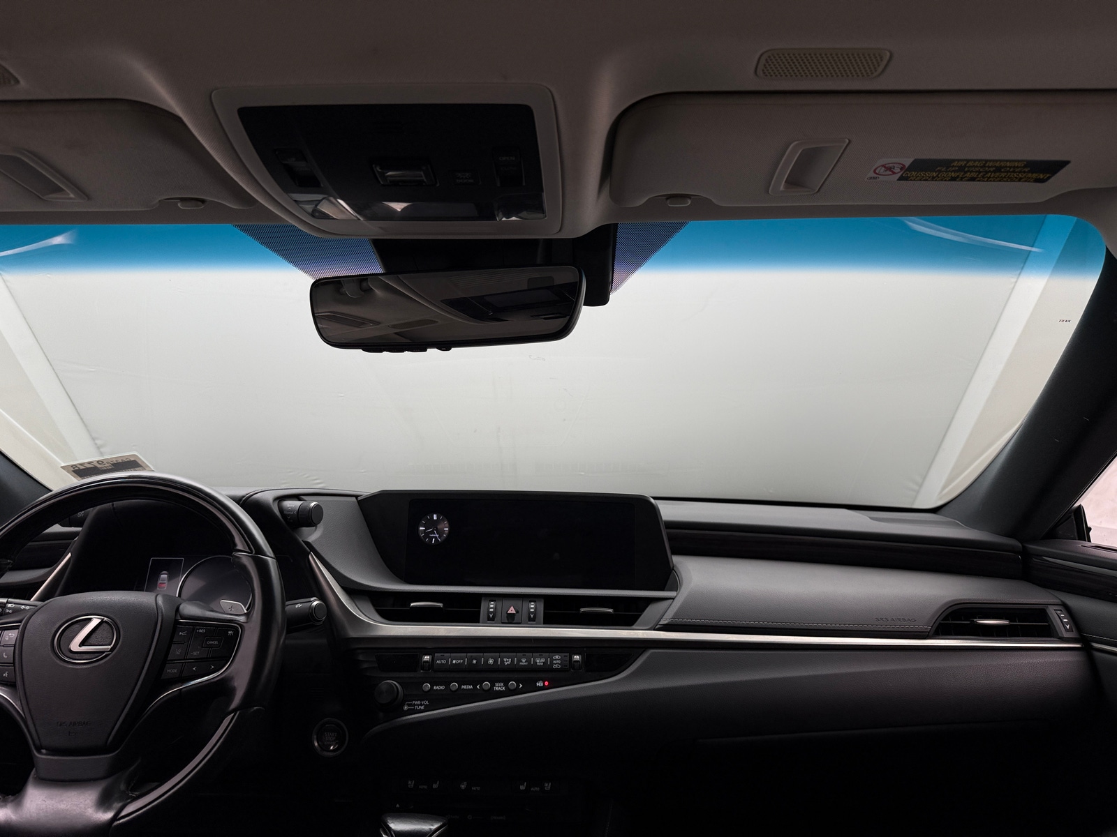 Thumbnail: 2020 Lexus ES - 2