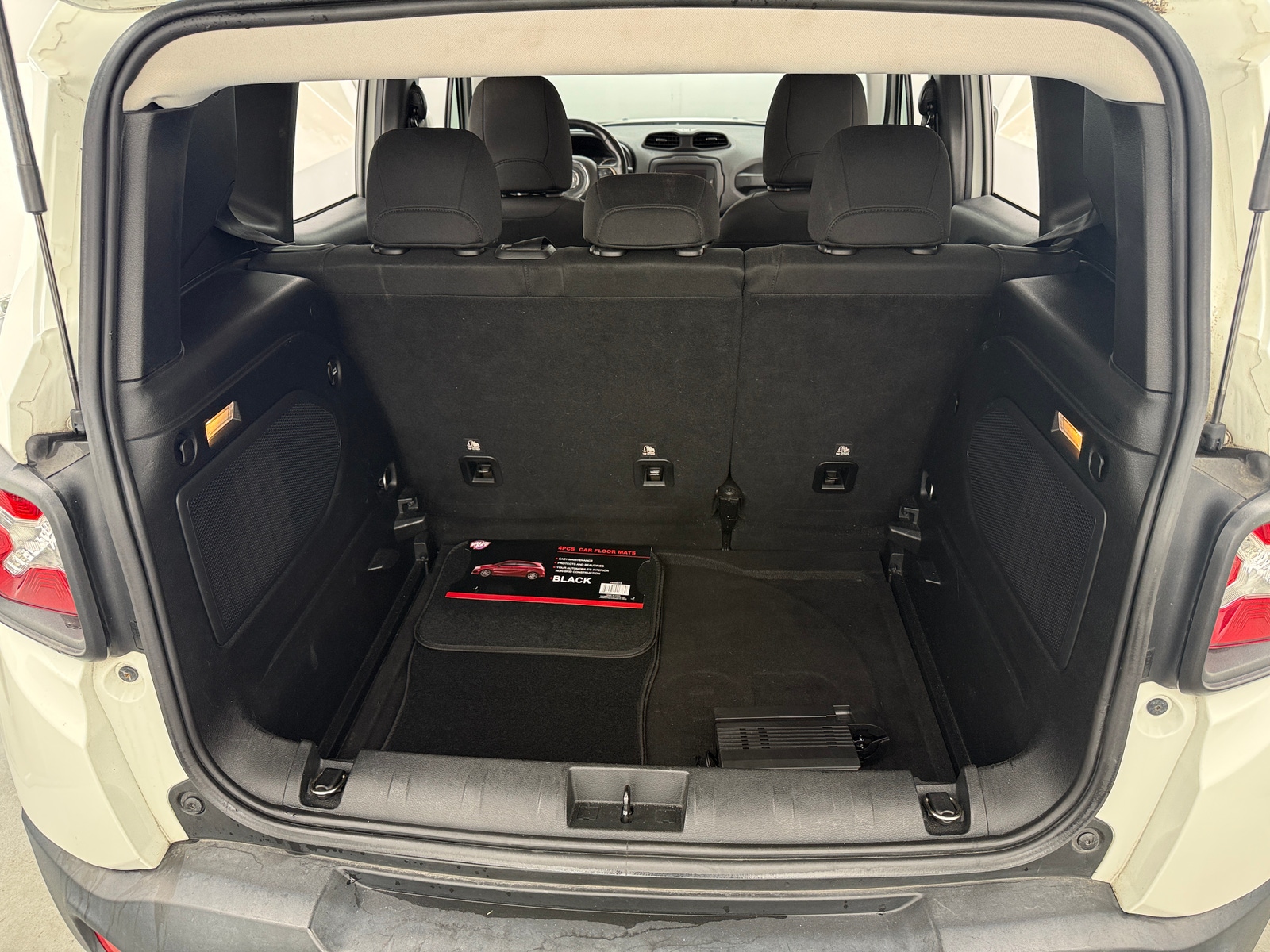 Thumbnail: 2015 Jeep Renegade - 7