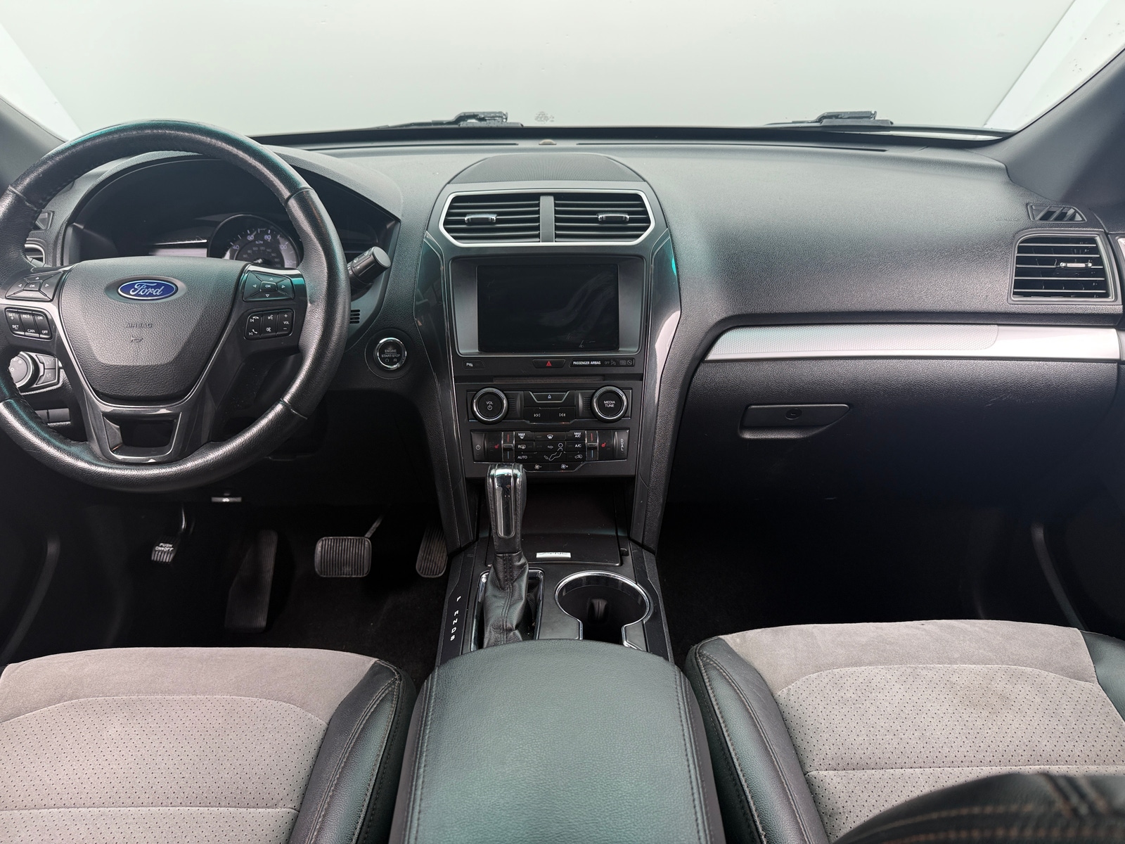 Thumbnail: 2017 Ford Explorer - 3