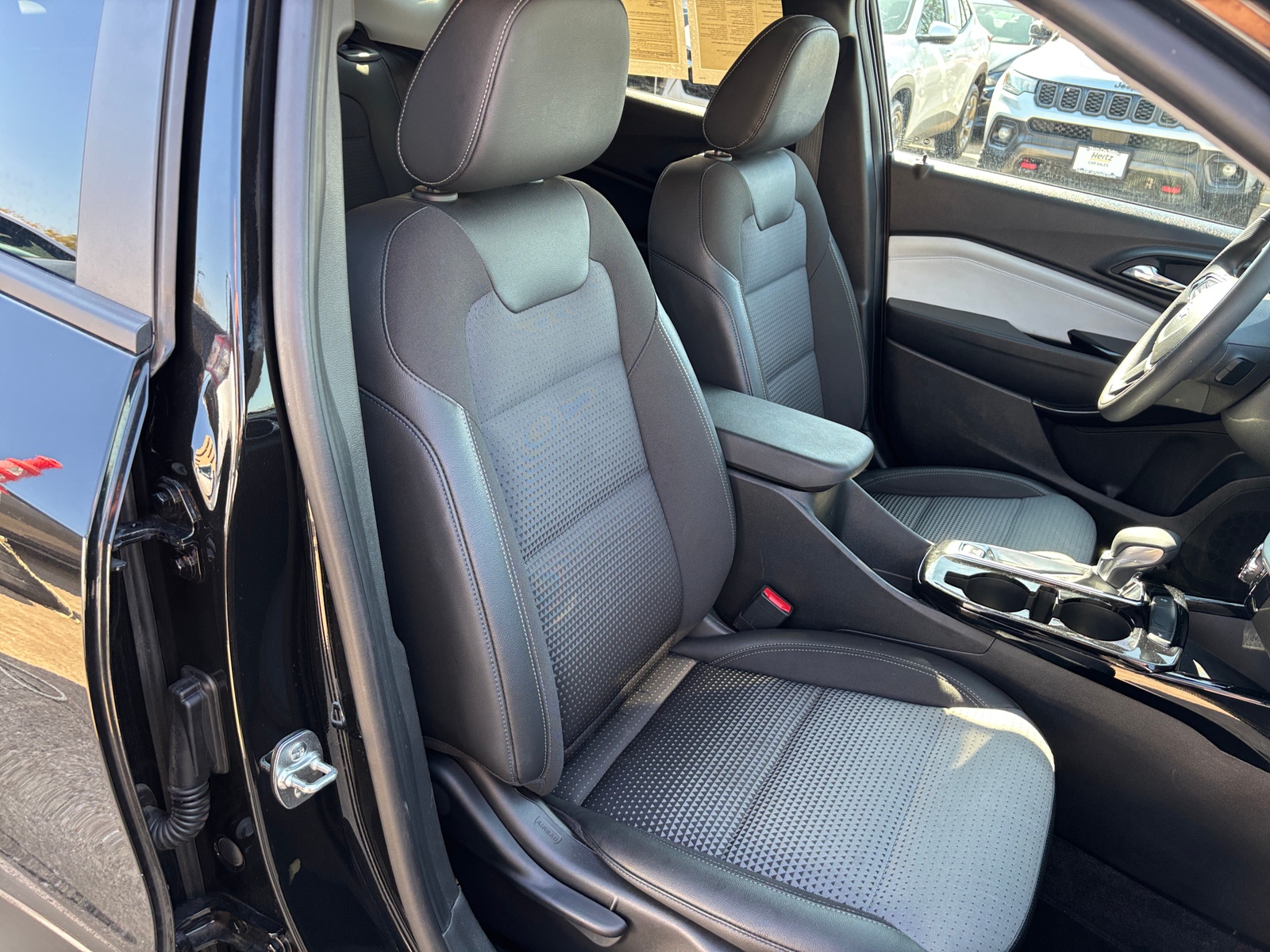 Thumbnail: 2025 Chevrolet Trax - 2