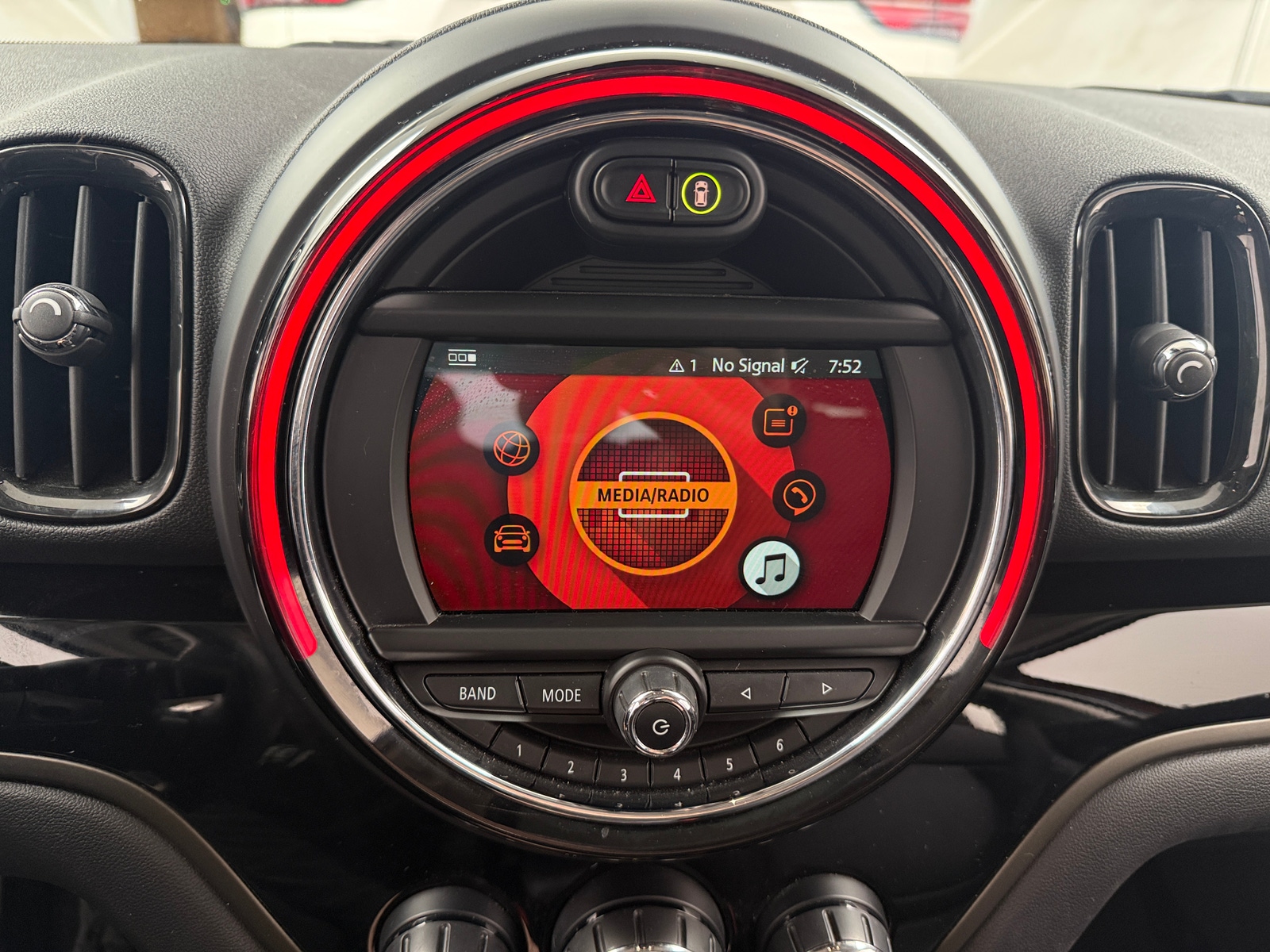 Thumbnail: 2019 MINI Cooper Countryman - 3