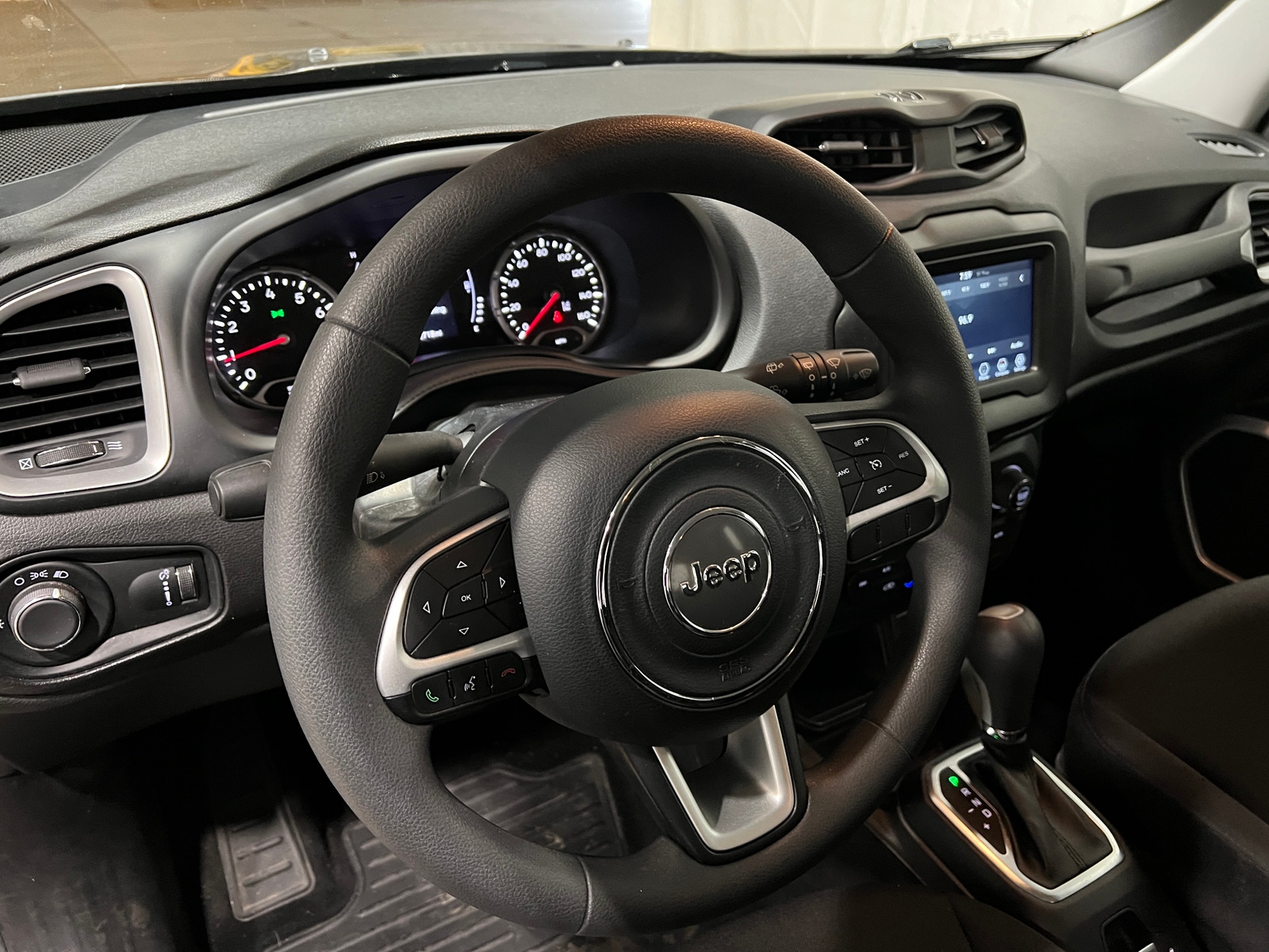 Thumbnail: 2021 Jeep Renegade - 5