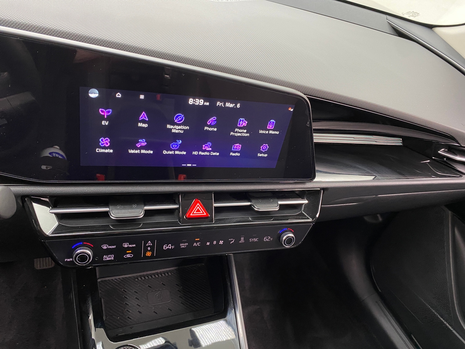 Thumbnail: 2024 Kia Niro - 4