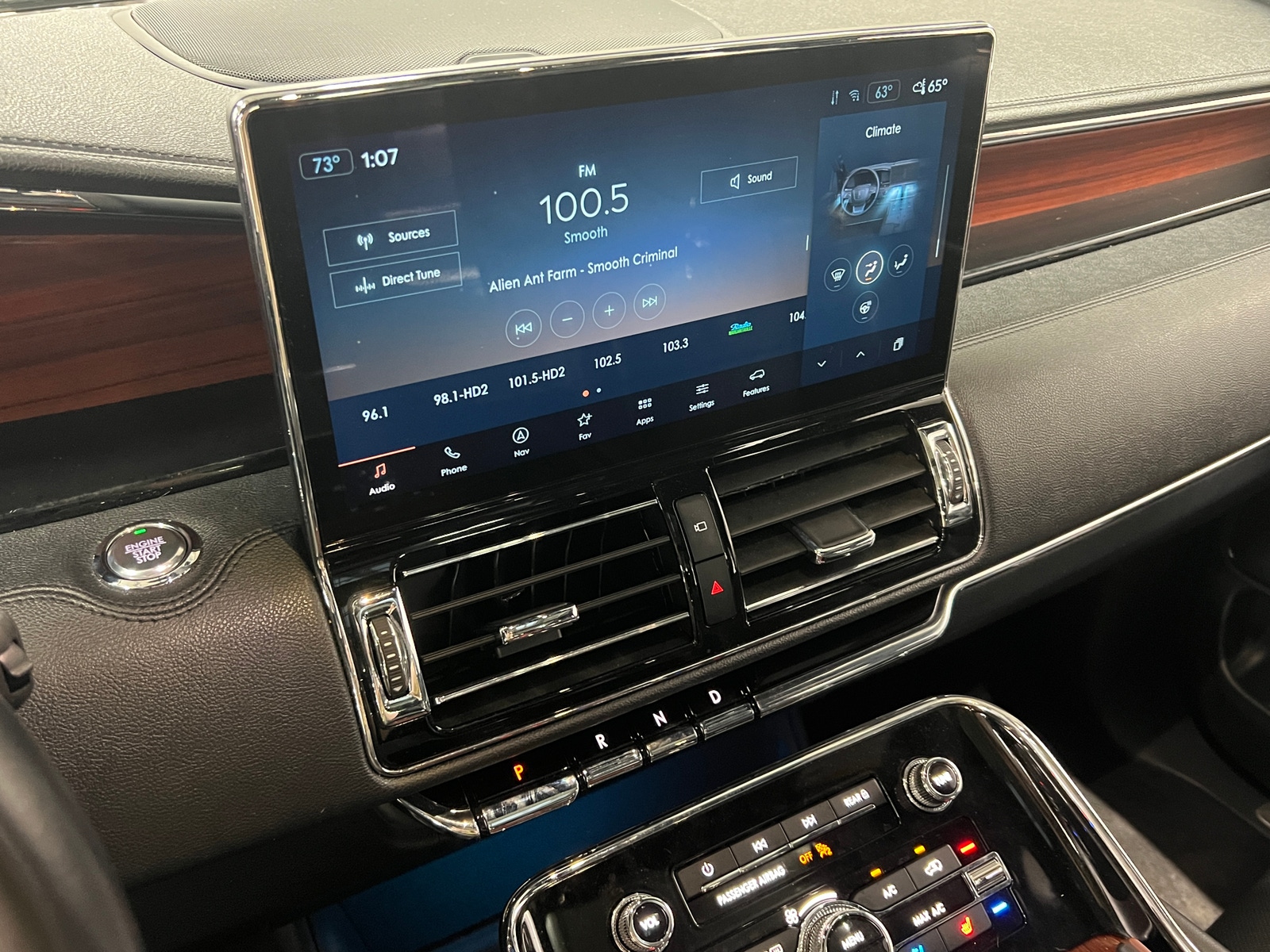 Thumbnail: 2023 Lincoln Navigator - 3