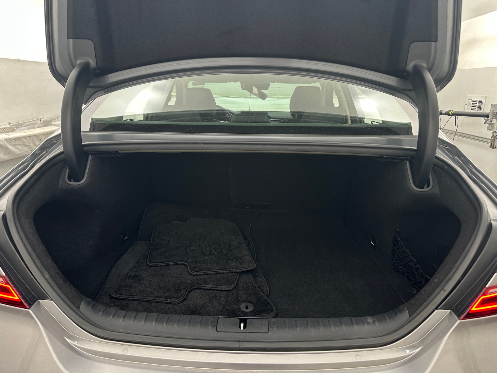 Thumbnail: 2025 Genesis G70 - 6