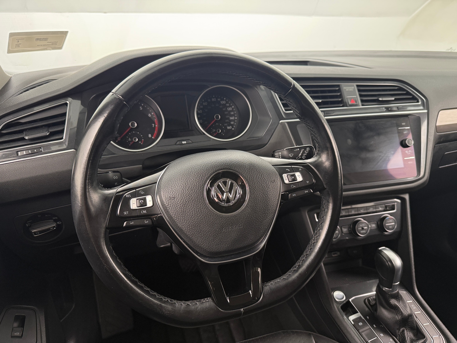 Thumbnail: 2018 Volkswagen Tiguan - 4