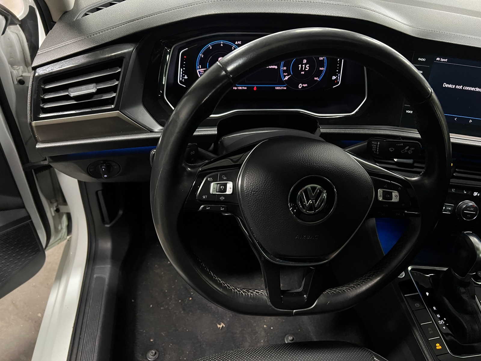 Thumbnail: 2019 Volkswagen Jetta - 4