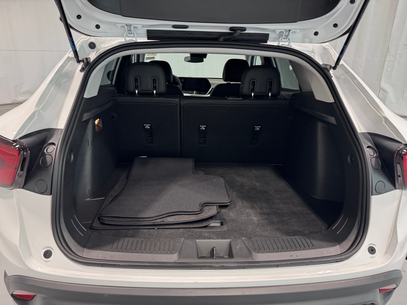 Thumbnail: 2025 Chevrolet Trax - 7