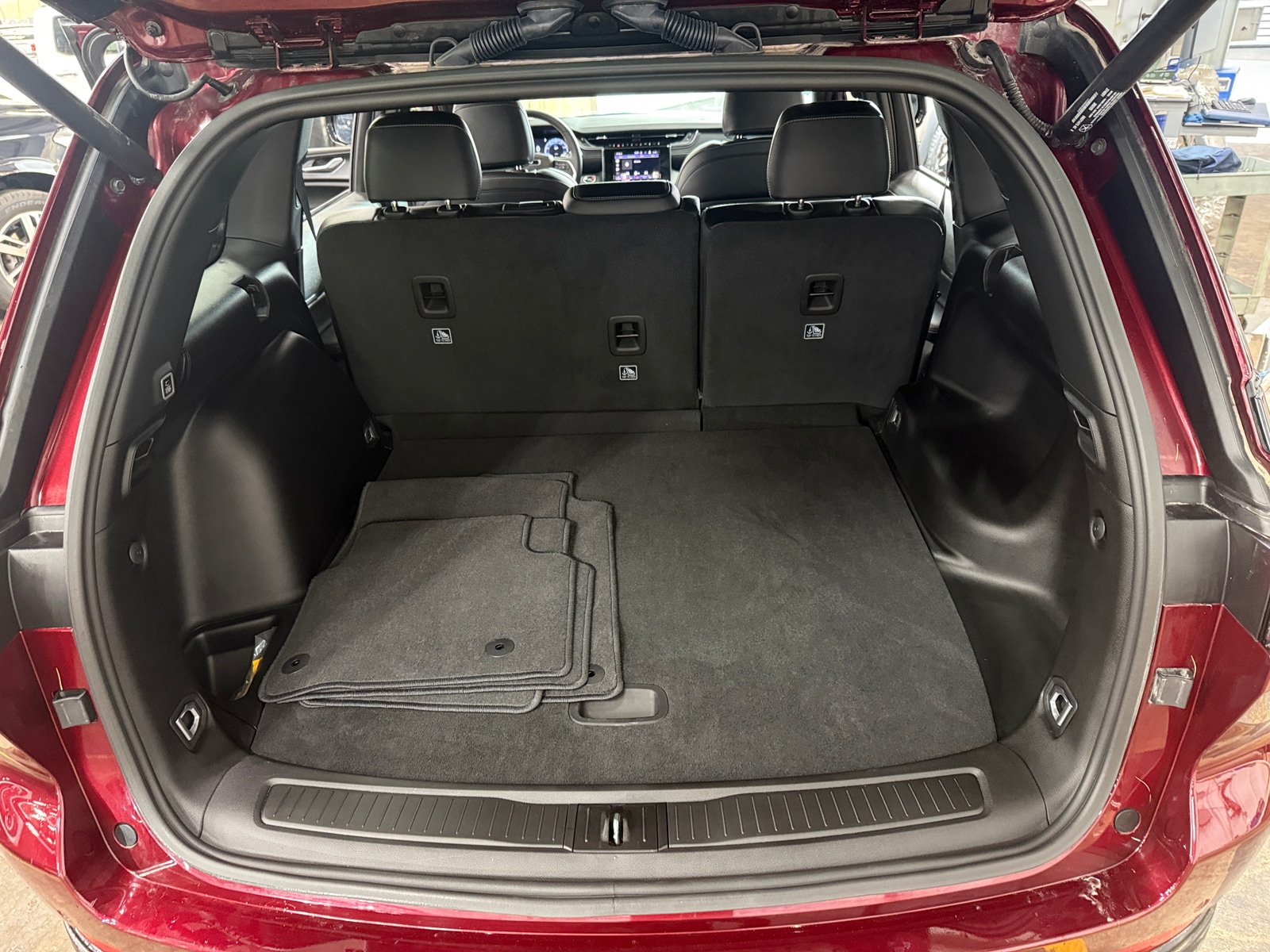 Thumbnail: 2025 Jeep Grand Cherokee - 6