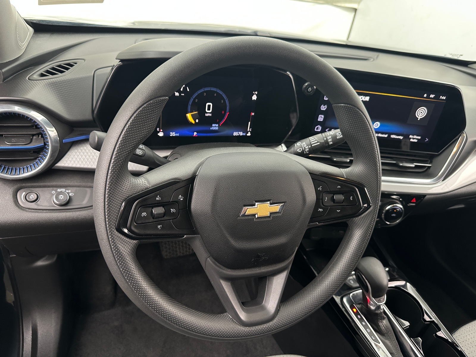 Thumbnail: 2025 Chevrolet Trax - 5