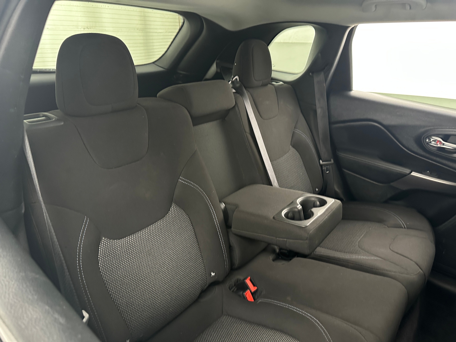 Thumbnail: 2019 Jeep Cherokee - 6