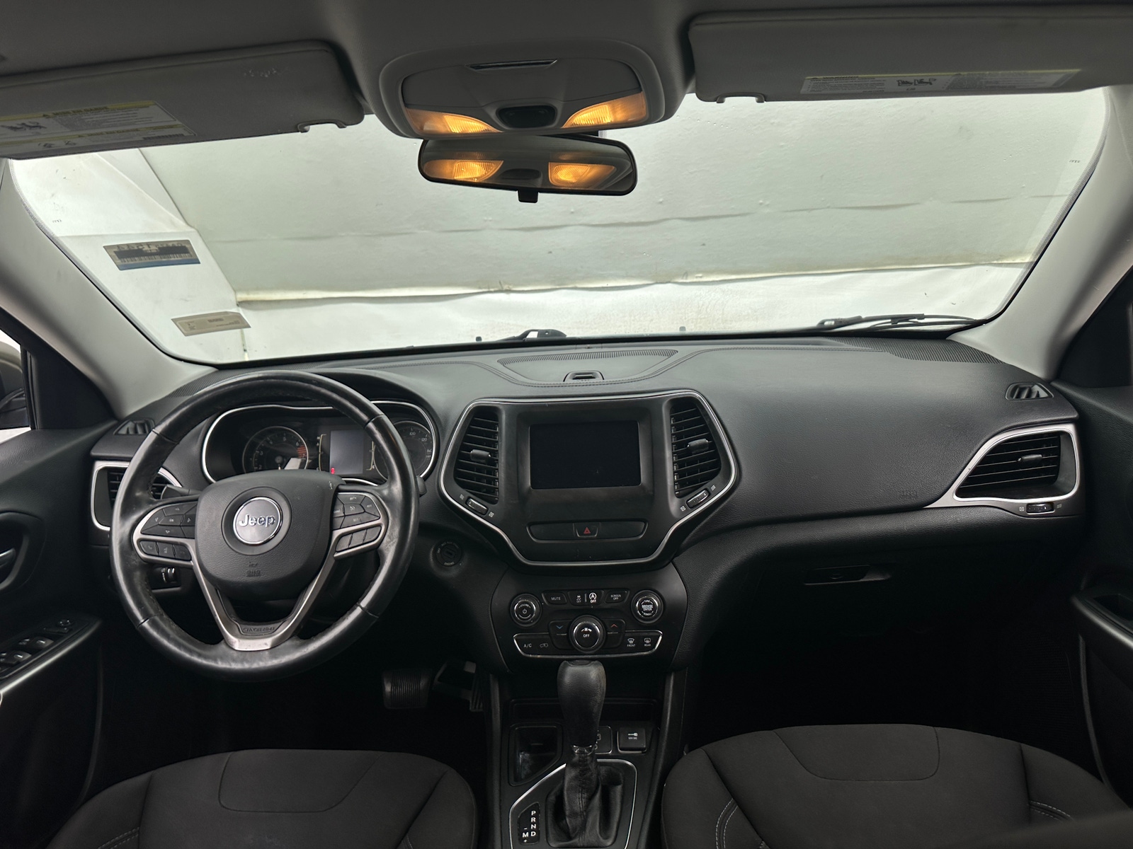 Thumbnail: 2019 Jeep Cherokee - 3