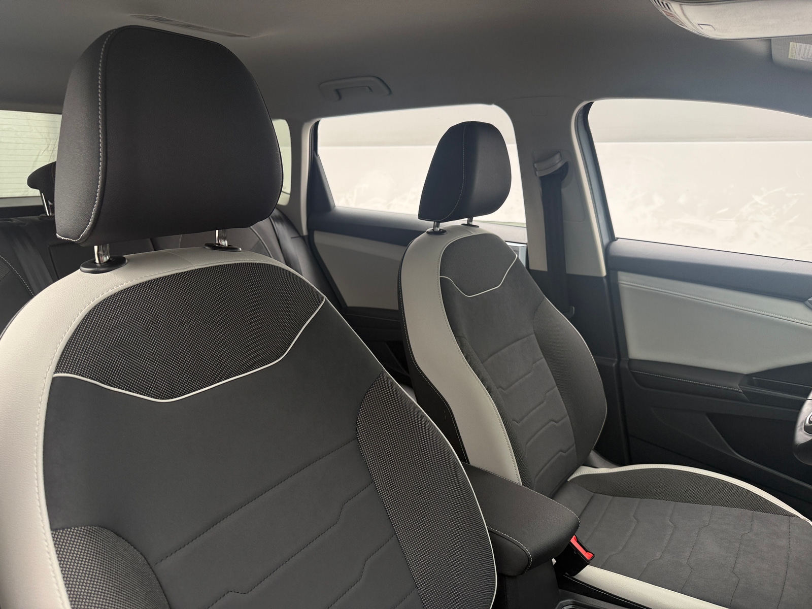 Thumbnail: 2025 Volkswagen Taos - 2