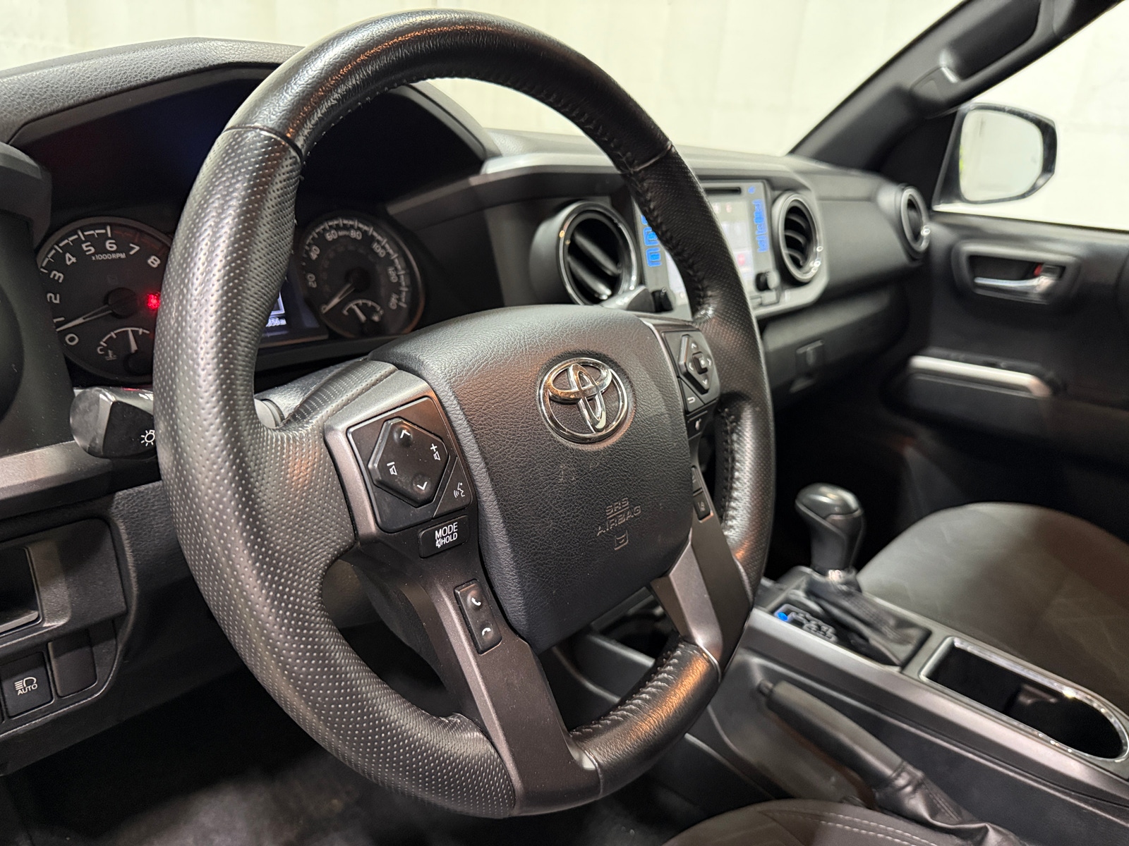 Thumbnail: 2019 Toyota Tacoma - 5