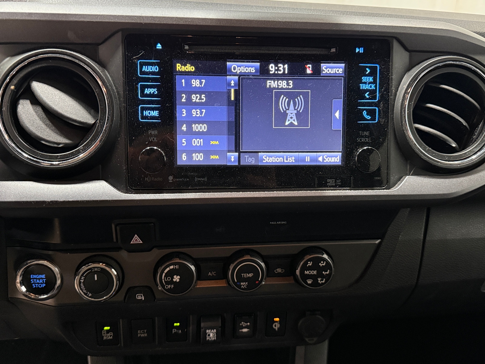 Thumbnail: 2019 Toyota Tacoma - 4