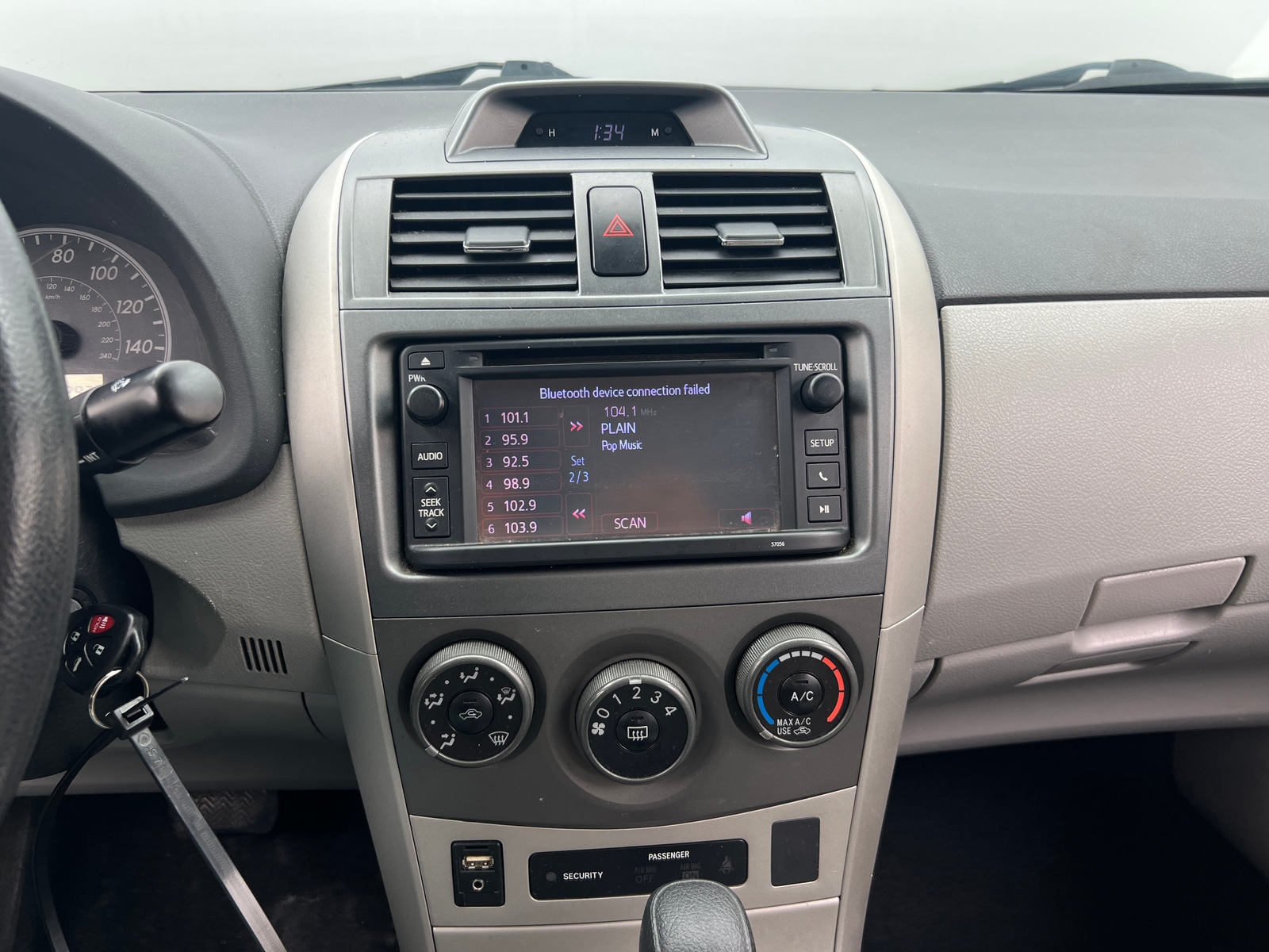 Thumbnail: 2013 Toyota Corolla - 4