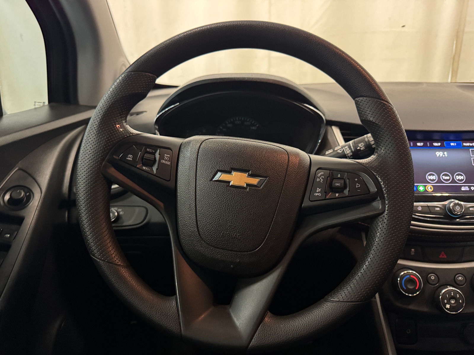 Thumbnail: 2022 Chevrolet Trax - 5